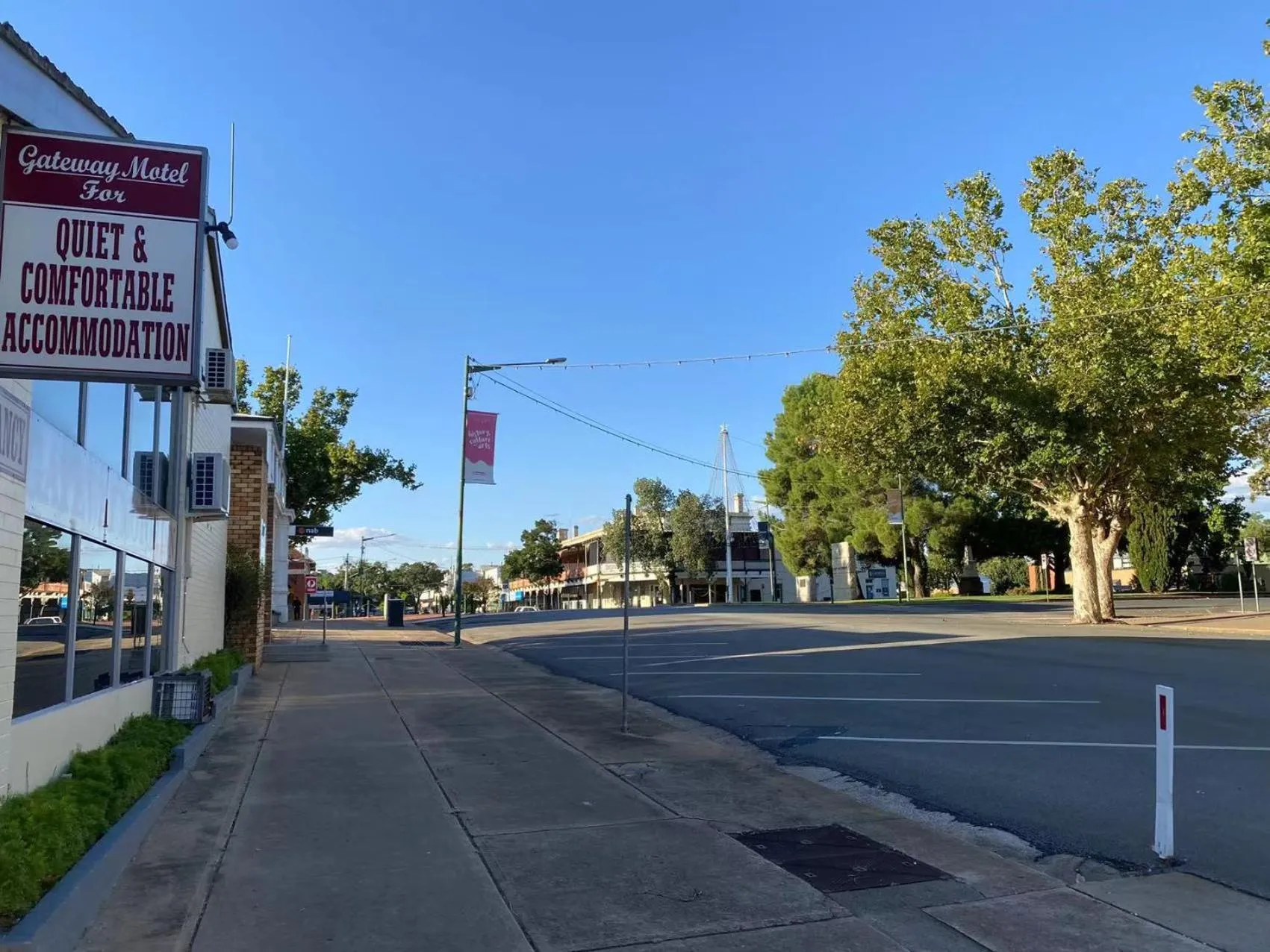 Street view in Gateway Motor Inn