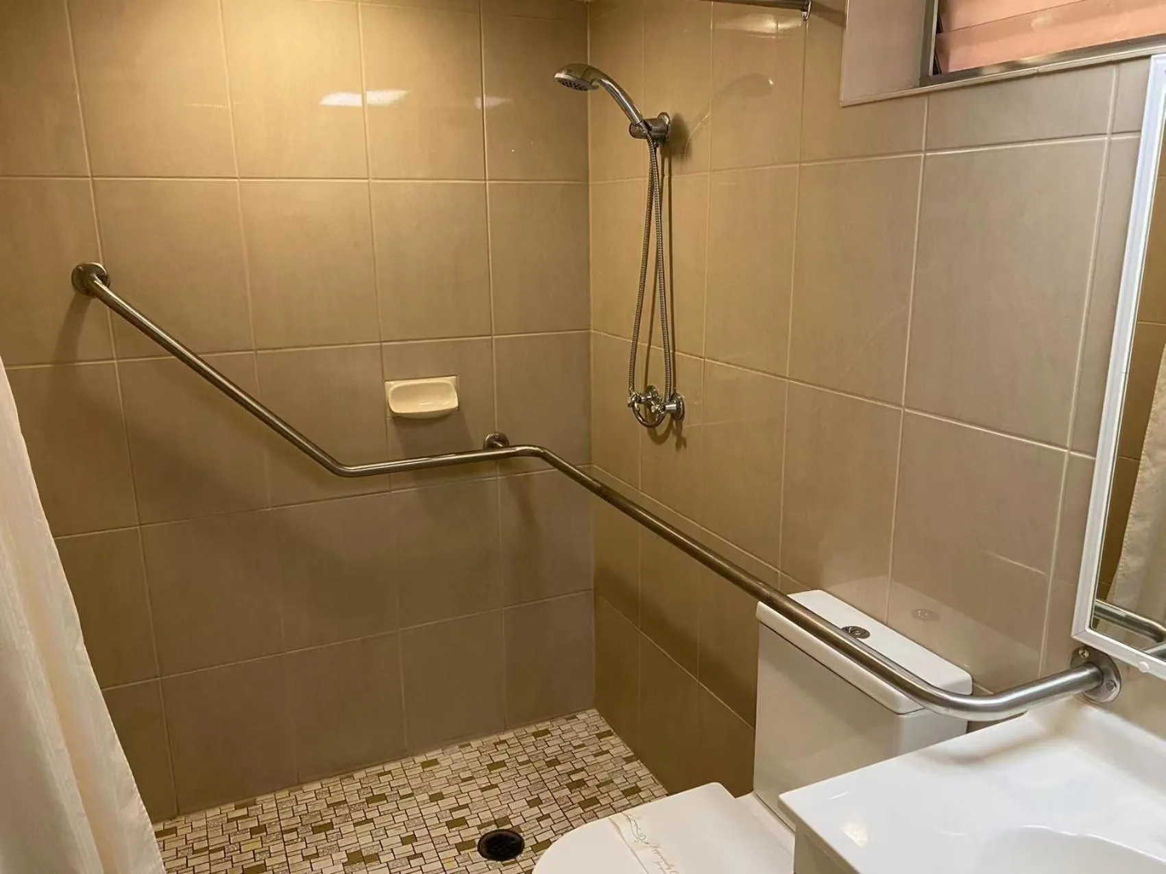 Bathroom in Gateway Motor Inn