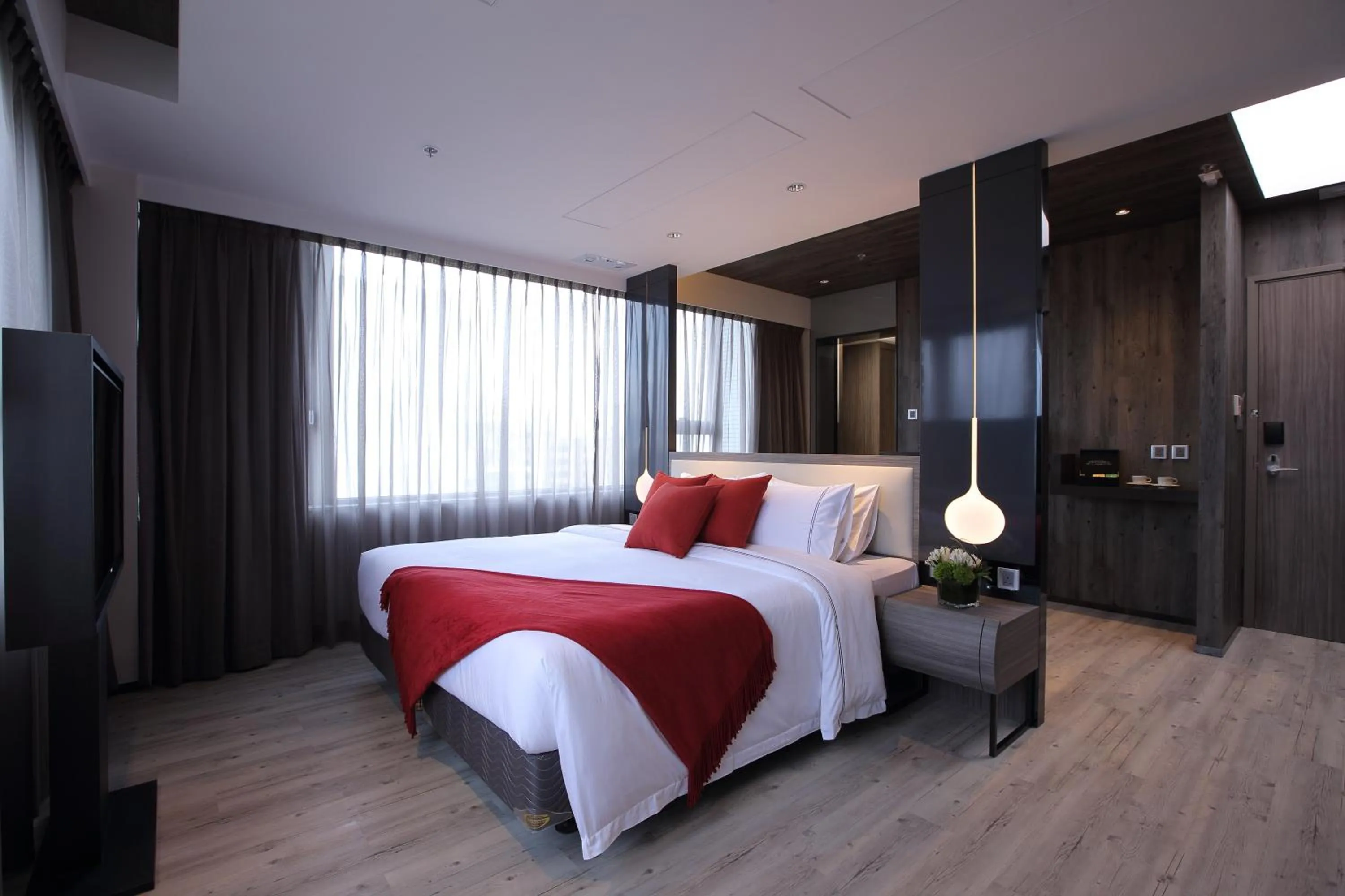 Bed in The Perkin Hotel