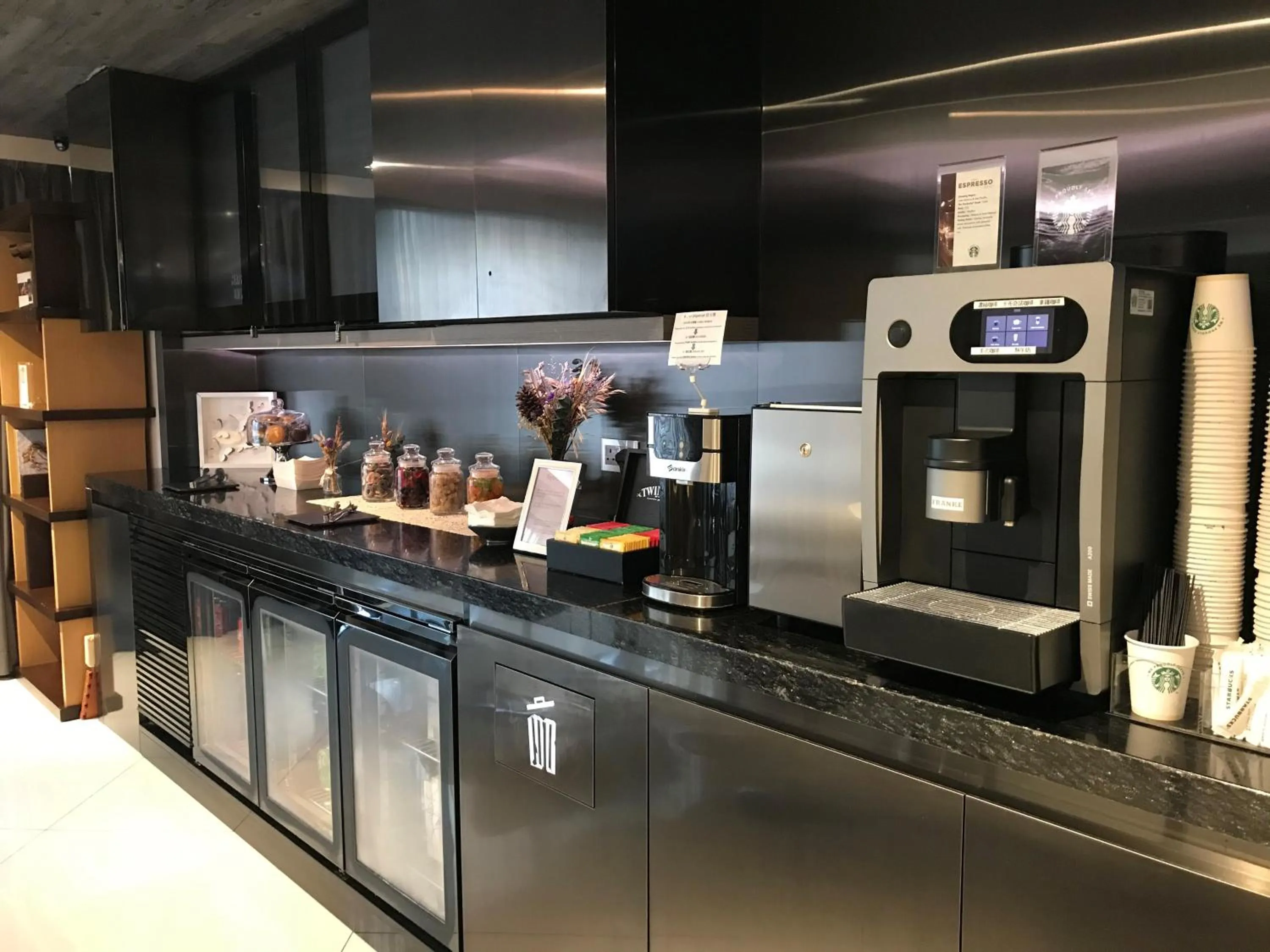 Lounge or bar in The Perkin Hotel