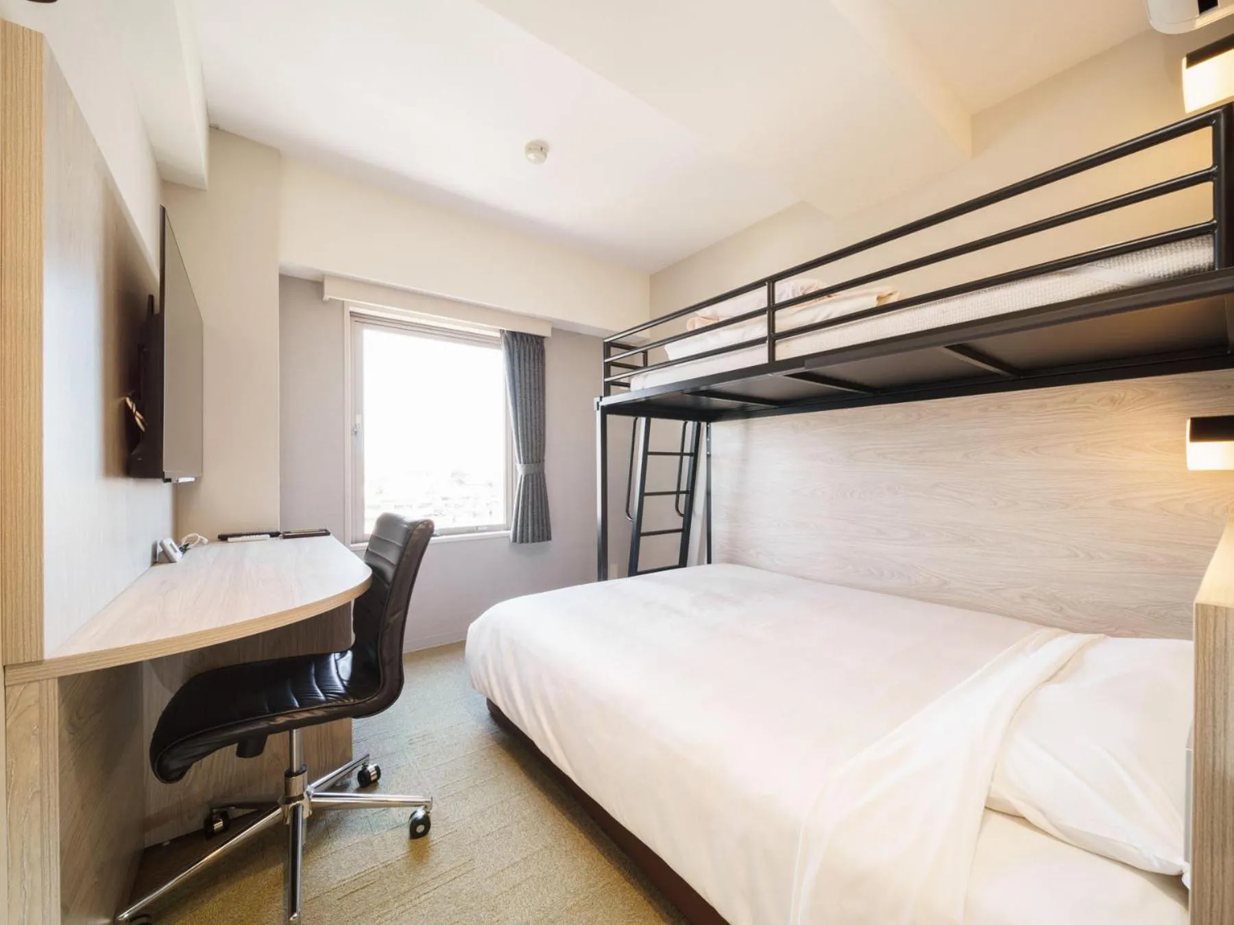 Photo of the whole room, Bed in Super Hotel Chiba Ekimae