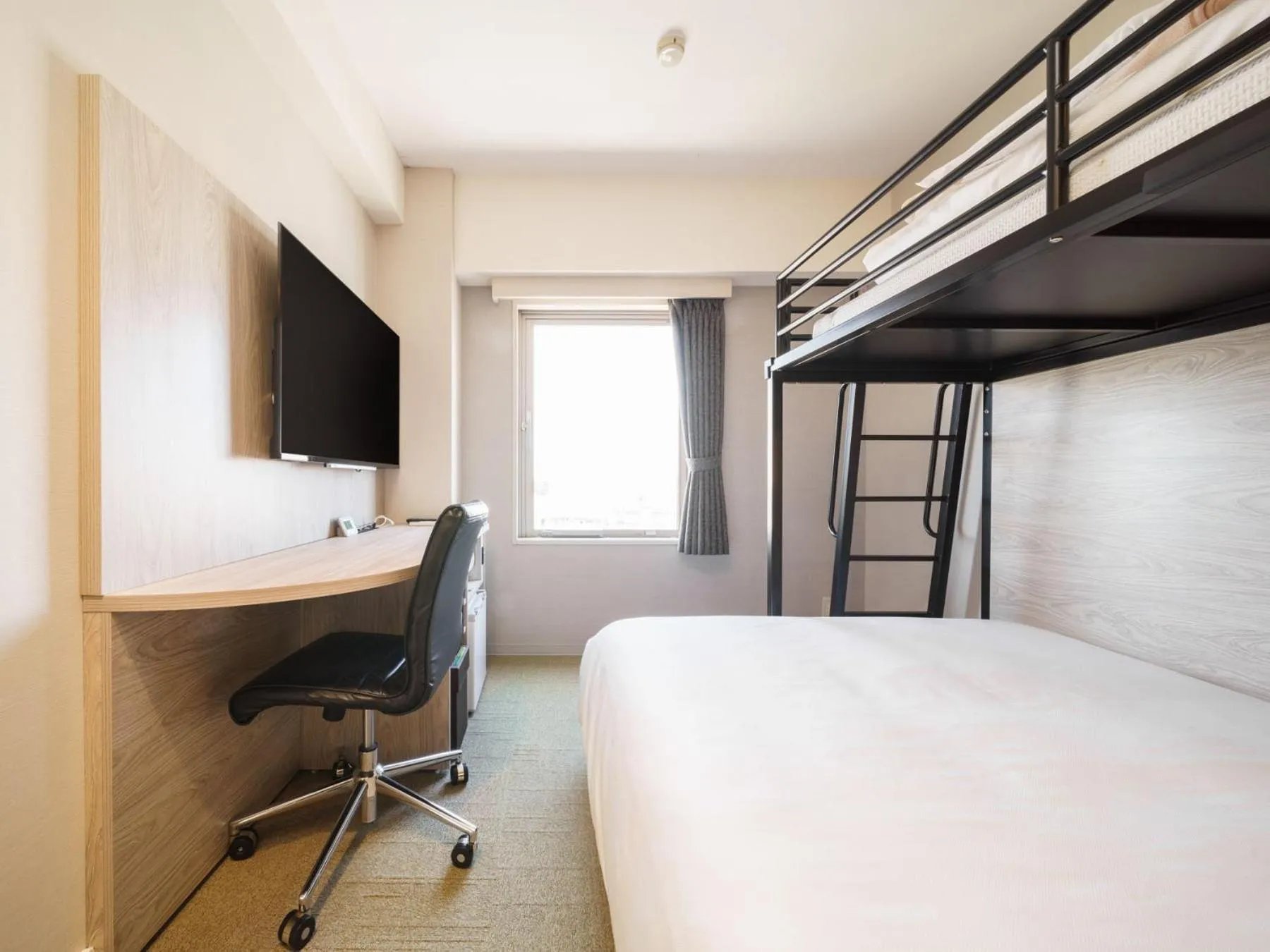 Photo of the whole room, Bed in Super Hotel Chiba Ekimae