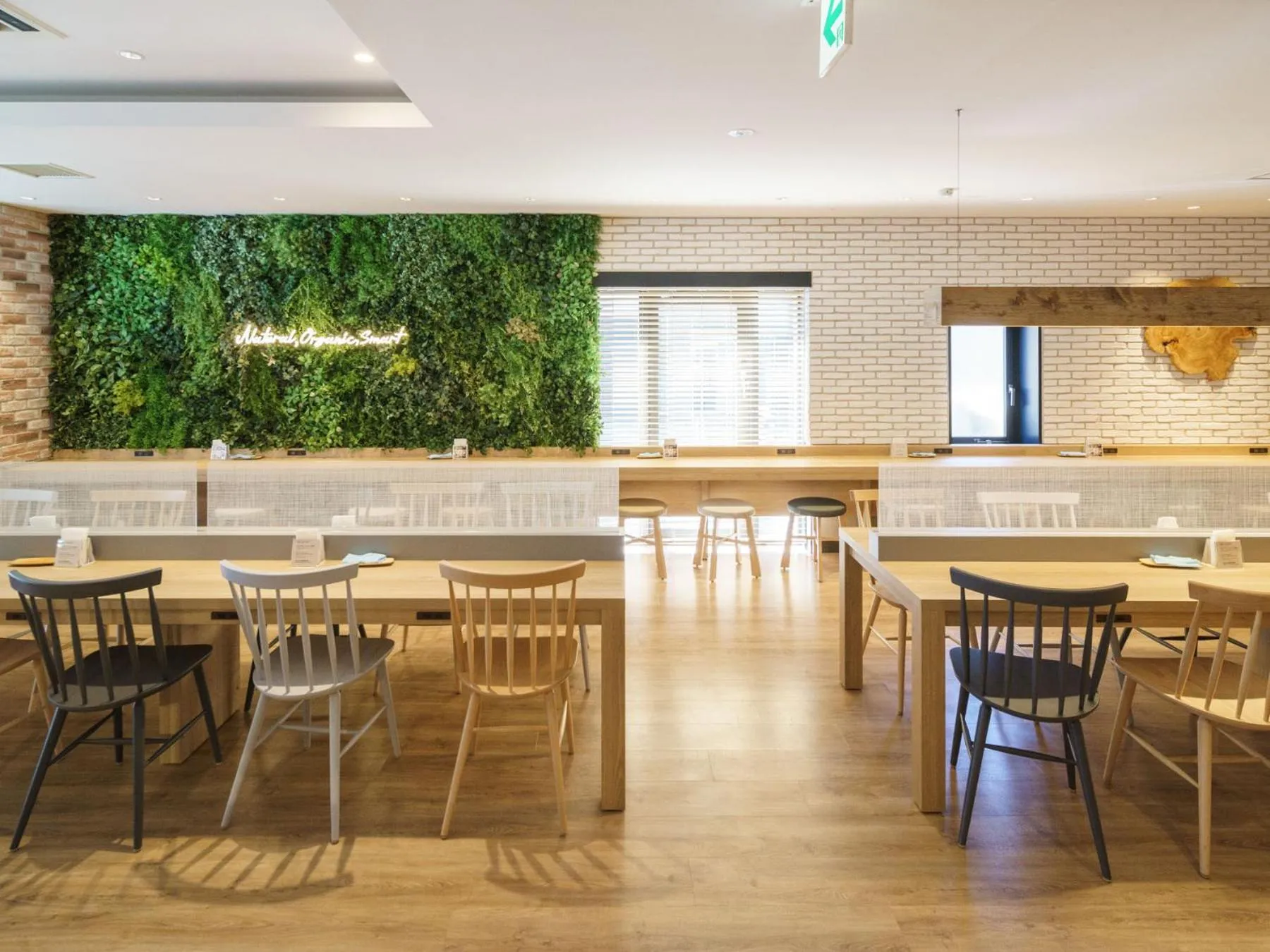 Lounge or bar in Super Hotel Chiba Ekimae