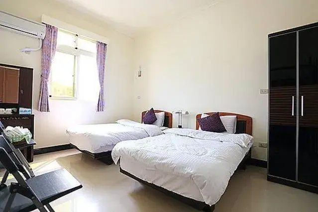 Double or Twin Room with Private Bathroom in 成功民宿 KM Bed and Breakfast Double or Twin Room with Private Bathroom in 成功民宿 KM Bed and Breakfast