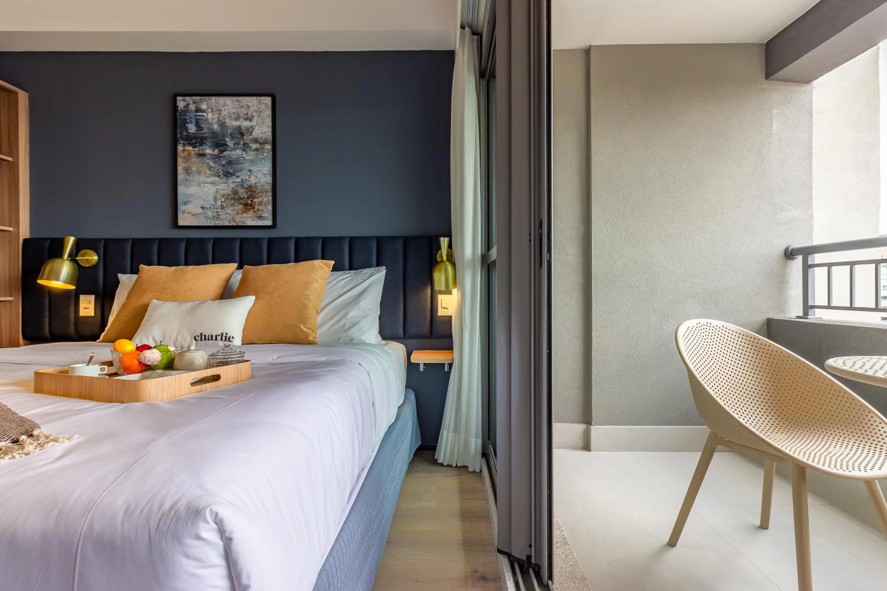 Bed in Charlie Lumiere Klabin