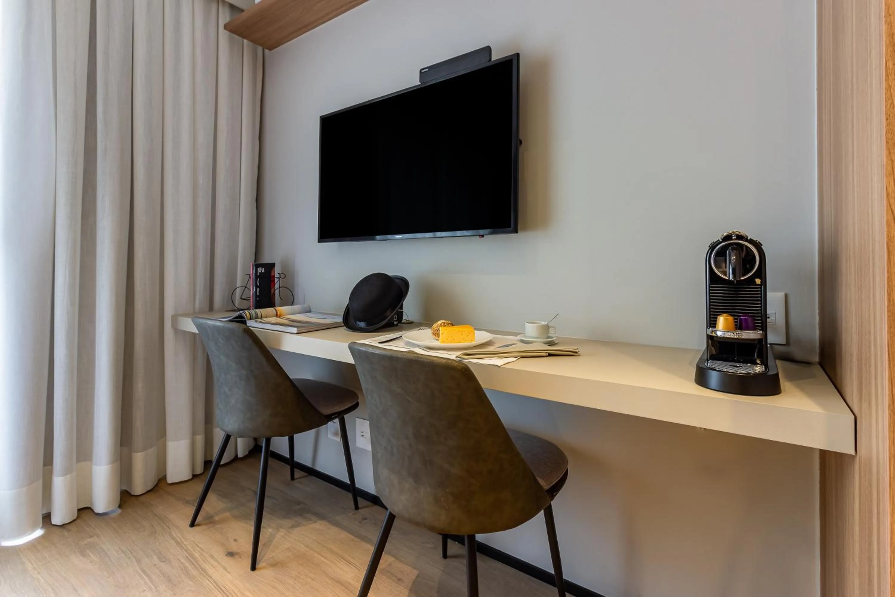 Day in Charlie Lumiere Klabin