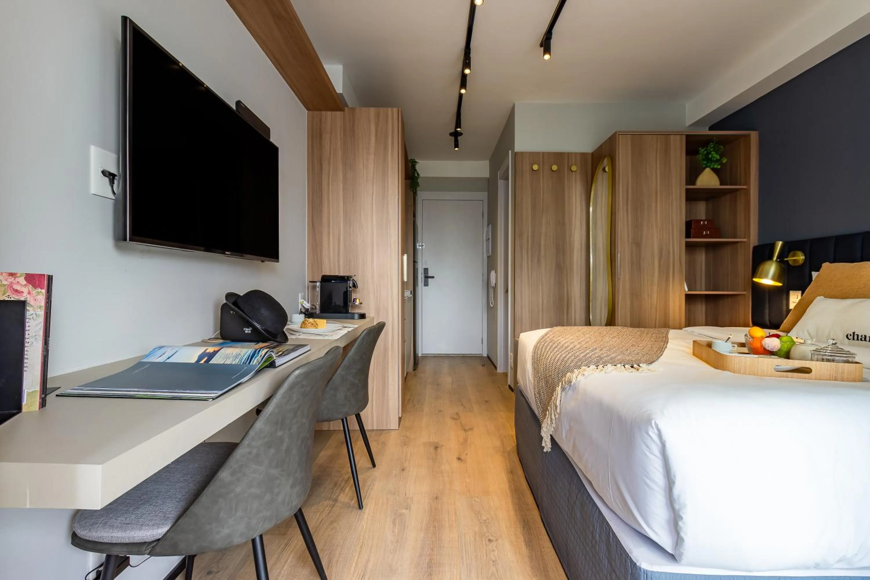 Bed in Charlie Lumiere Klabin