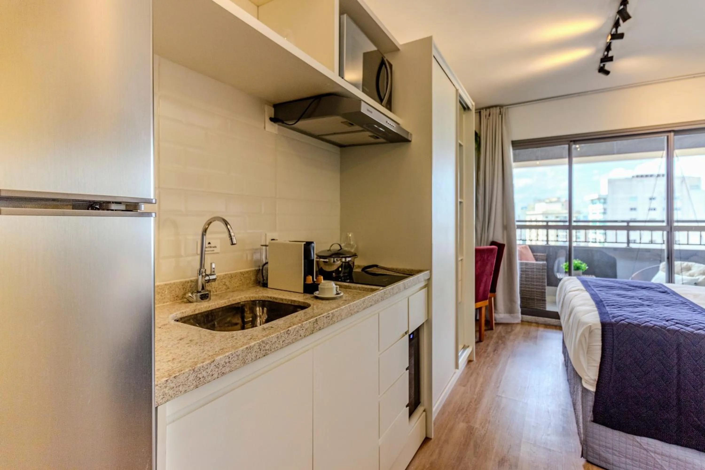 Bed in Charlie Lumiere Klabin