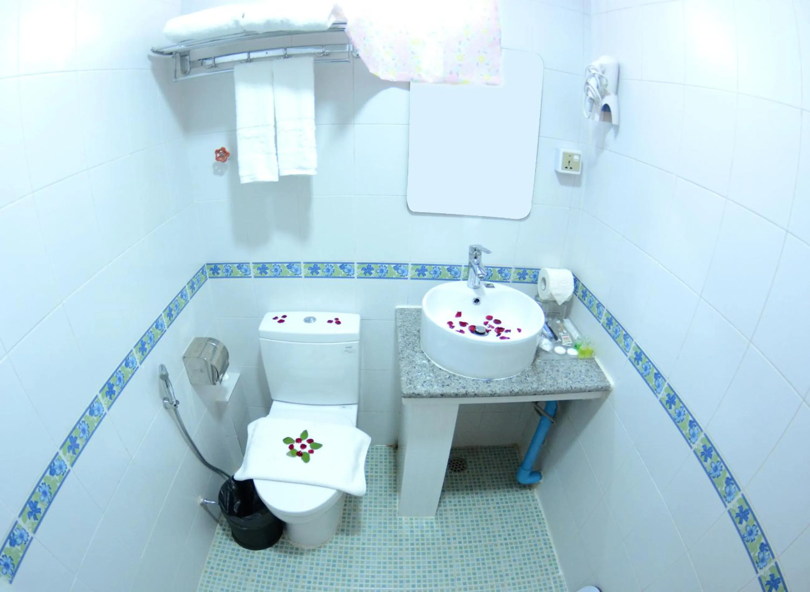 Bathroom in Kaung Myint Hotel