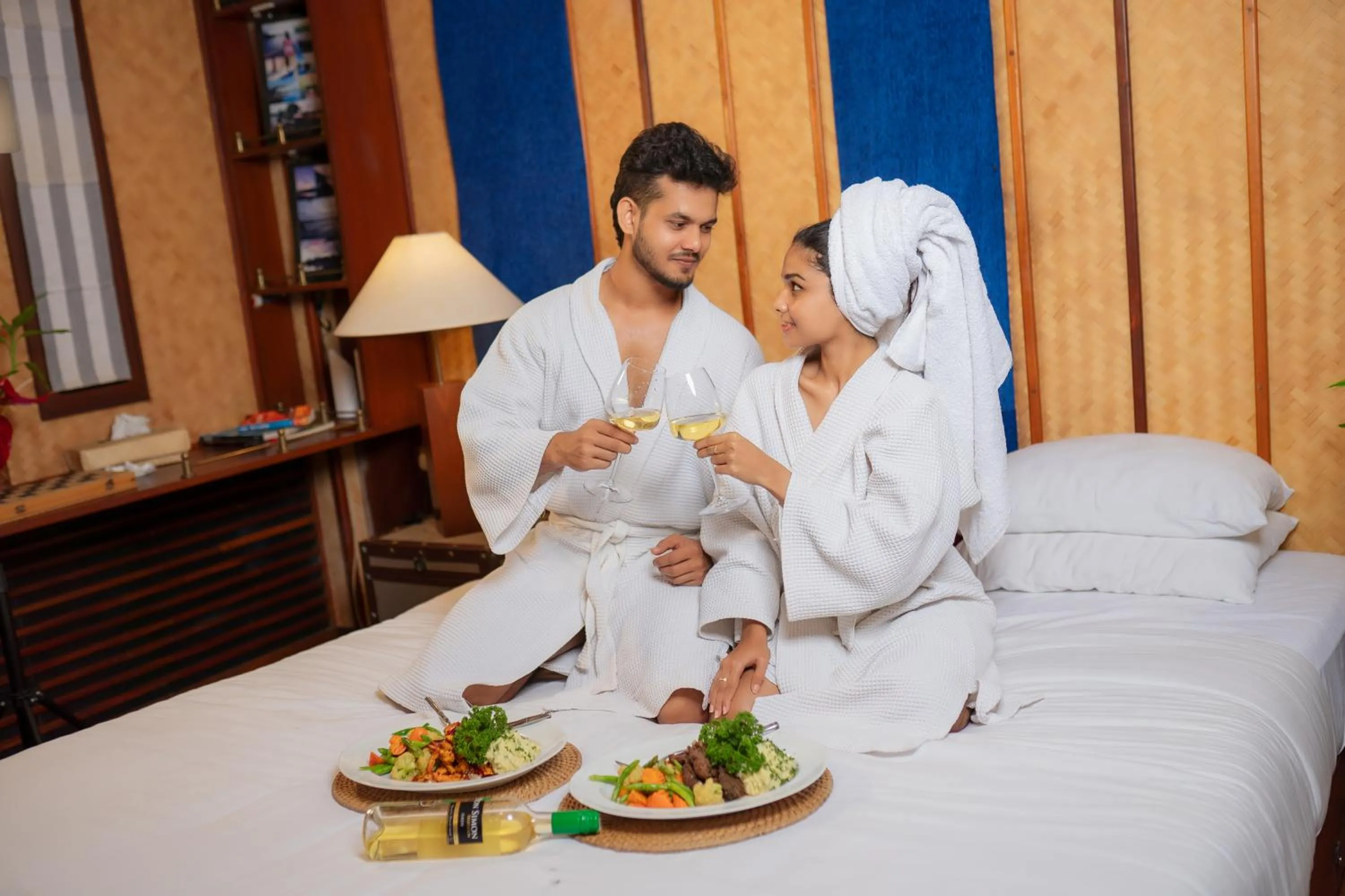 Bed in Yathra Houseboat