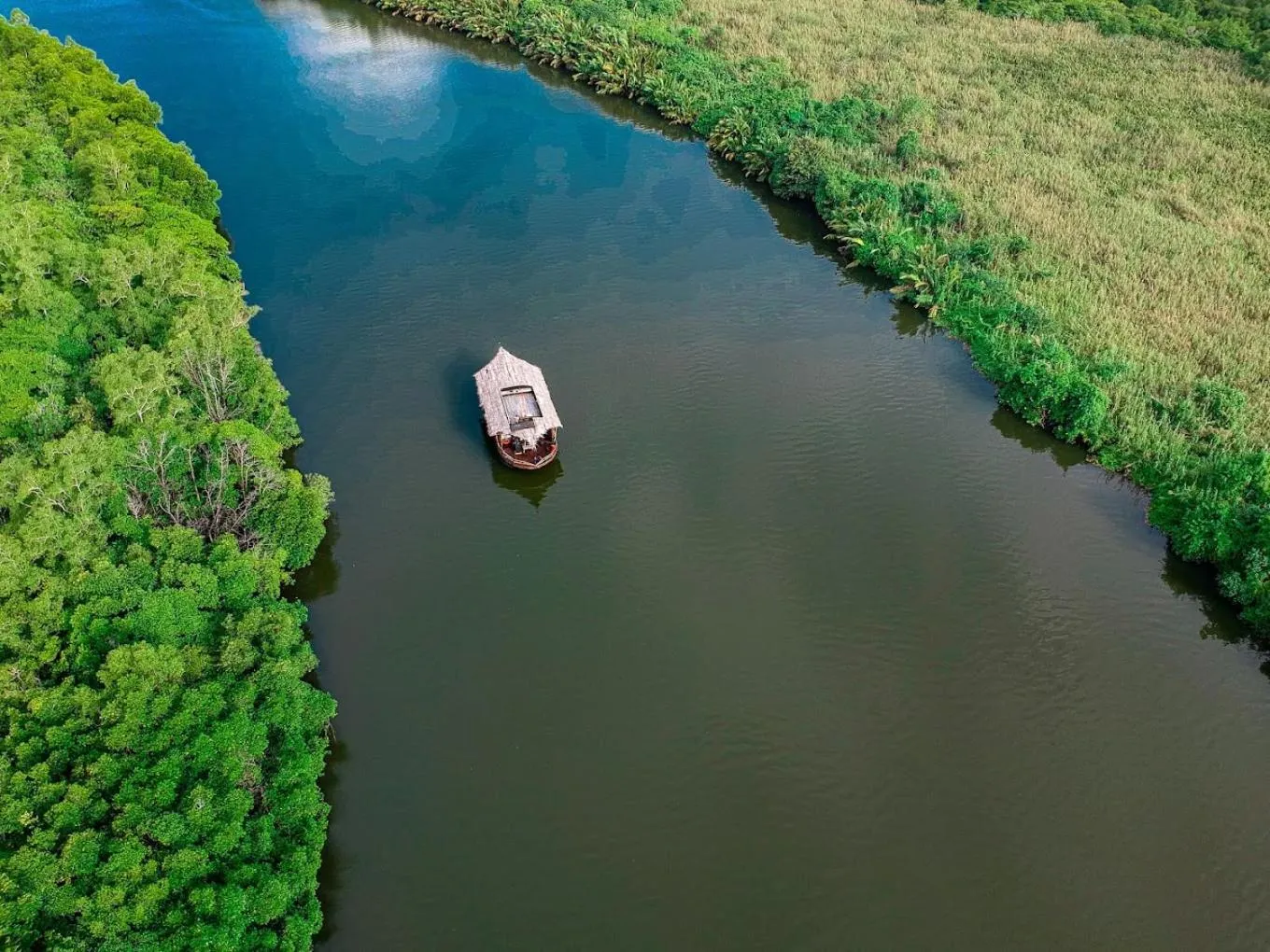 Bird's eye view in Yathra Houseboat