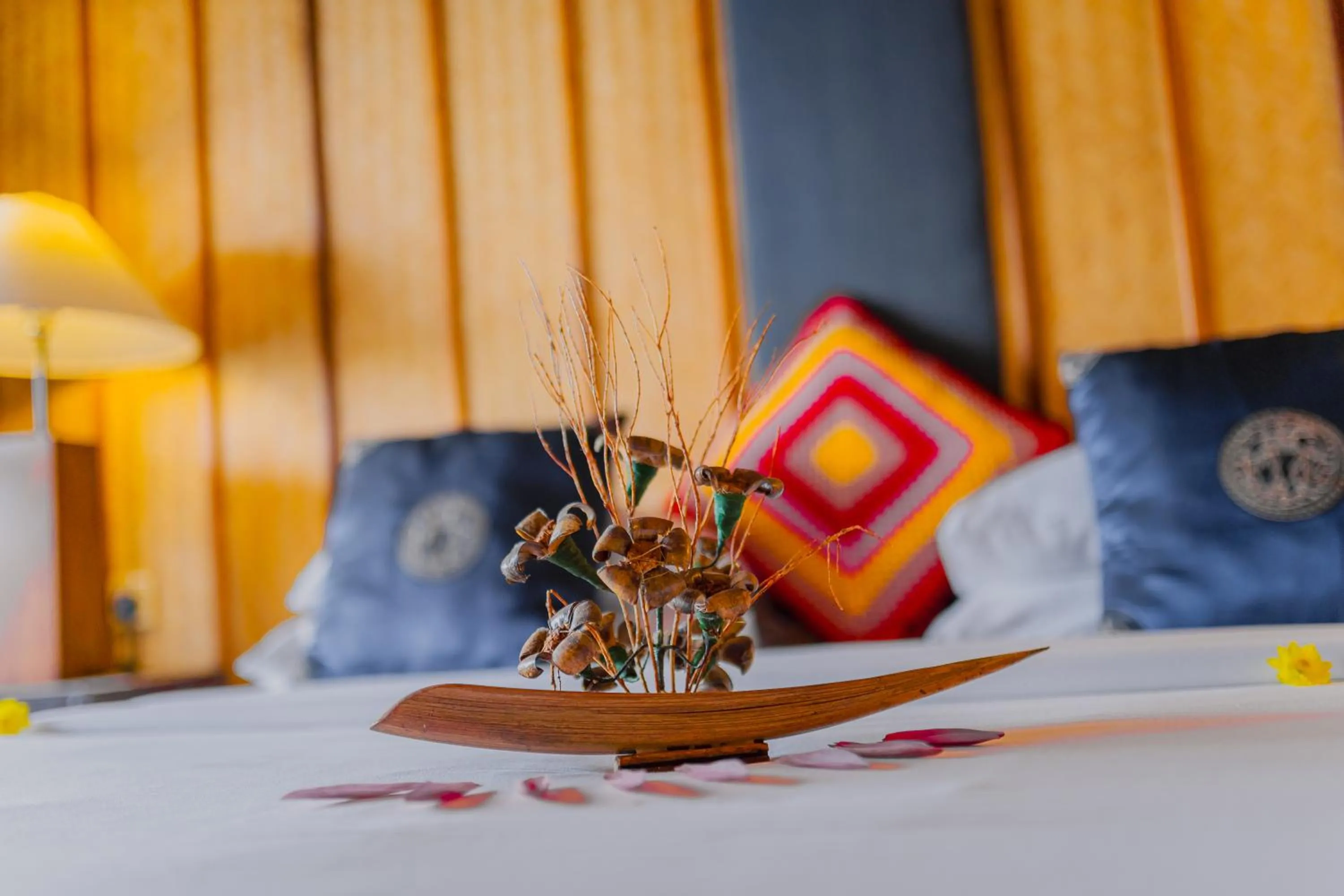 Bed in Yathra Houseboat