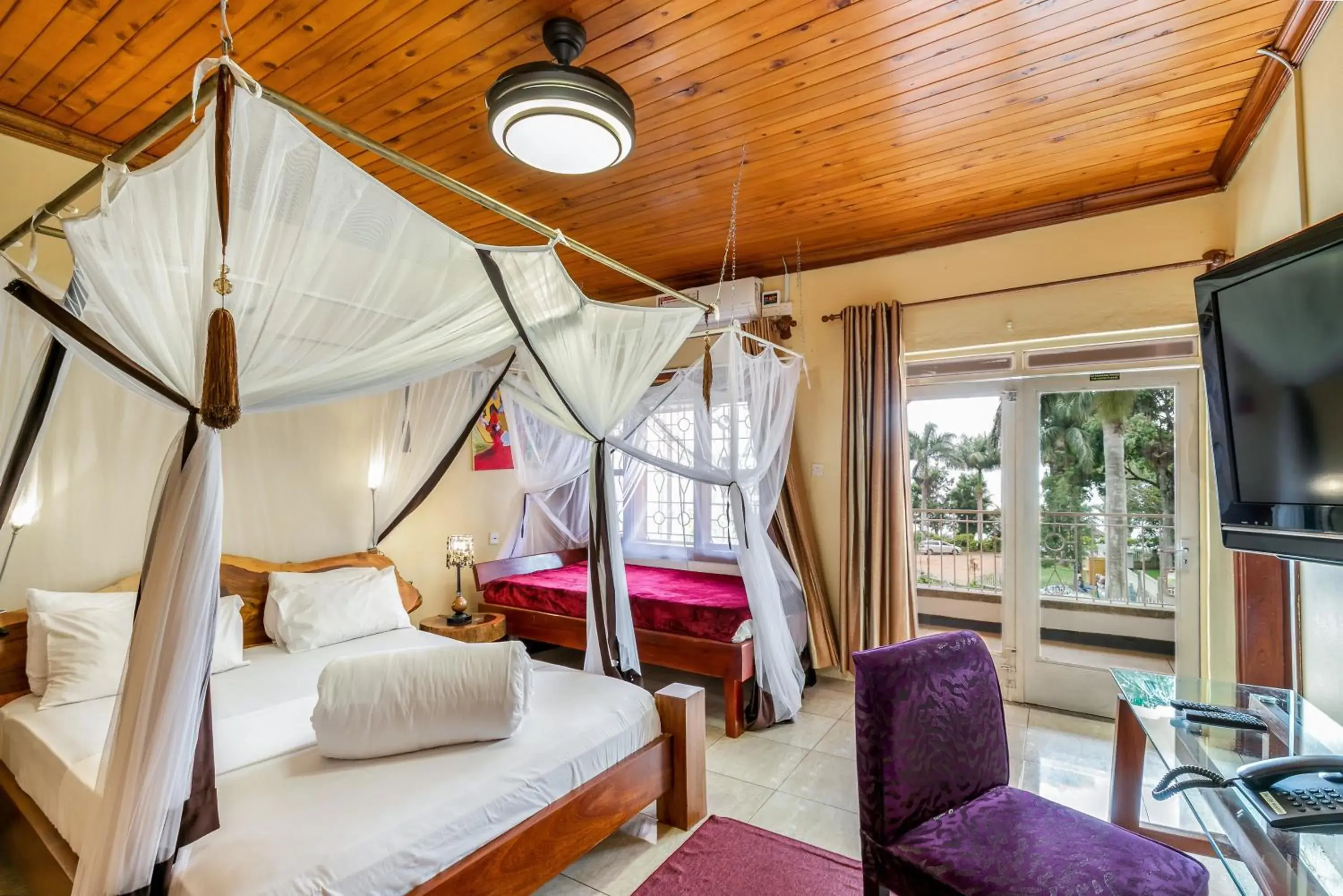 Deluxe Double with Lake View - single occupancy in 2 Friends Beach Hotel Deluxe Double with Lake View - single occupancy in 2 Friends Beach Hotel