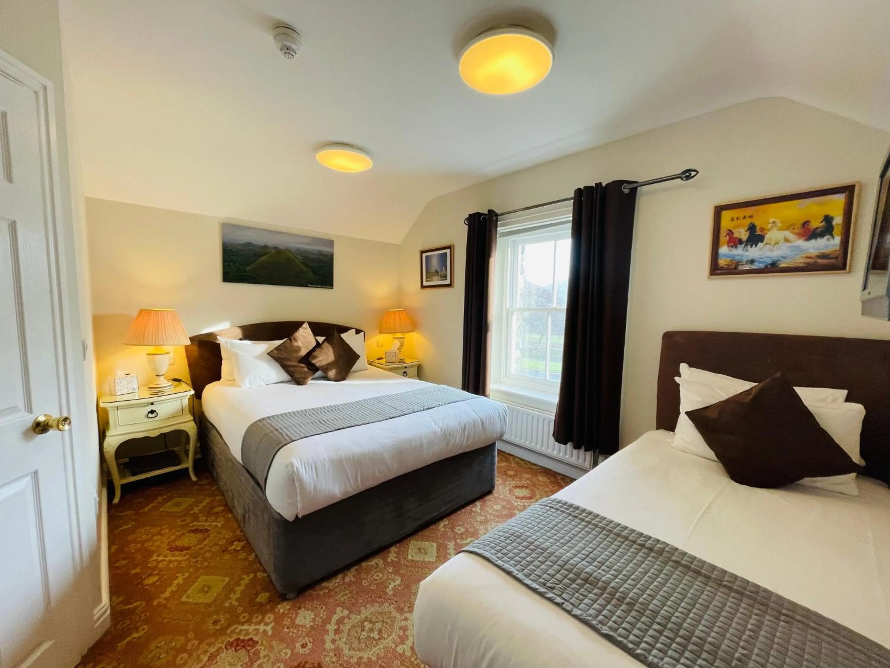 Family Room with Shower in Fairlight Guesthouse