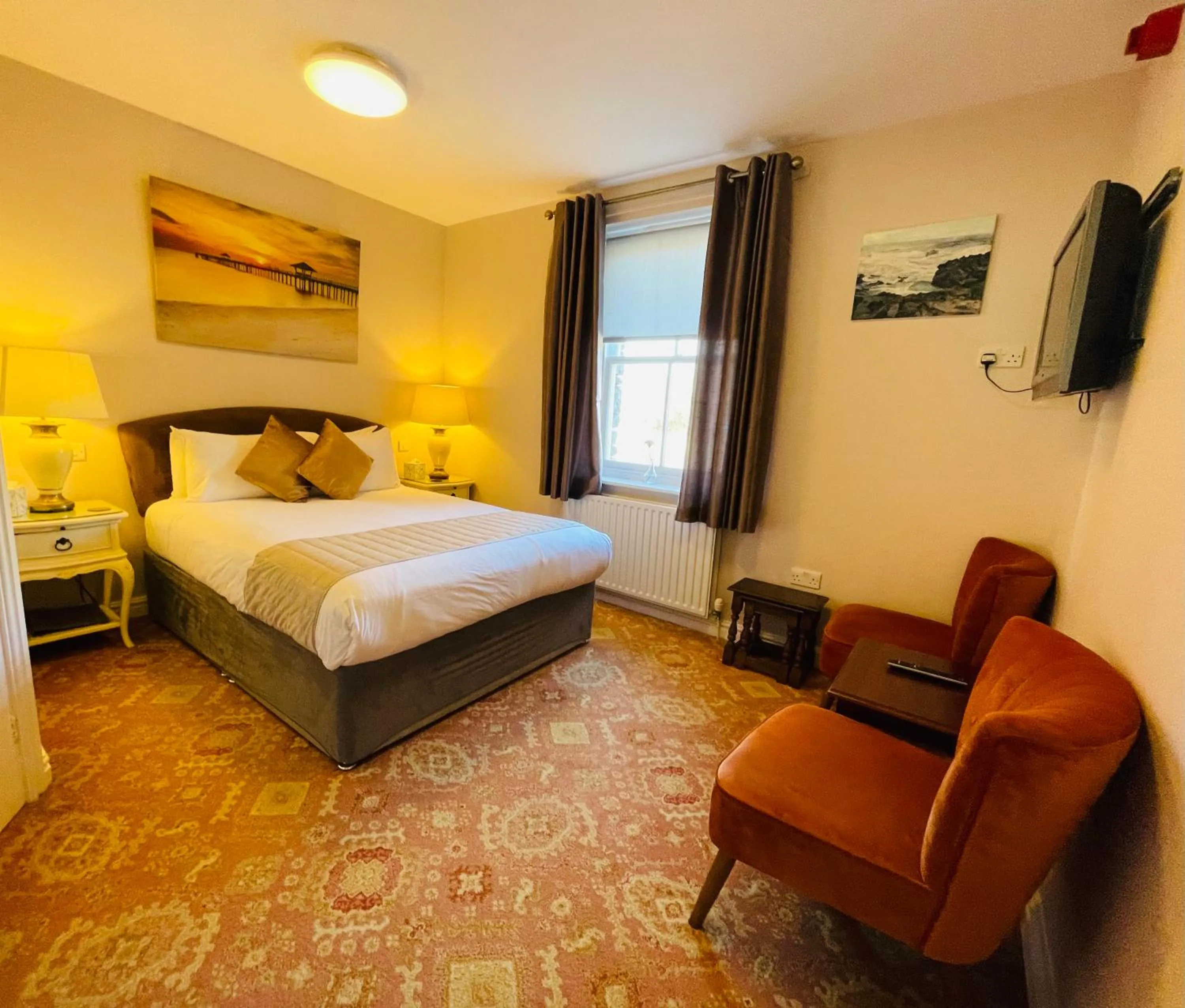 Deluxe Double Room with Shower in Fairlight Guesthouse