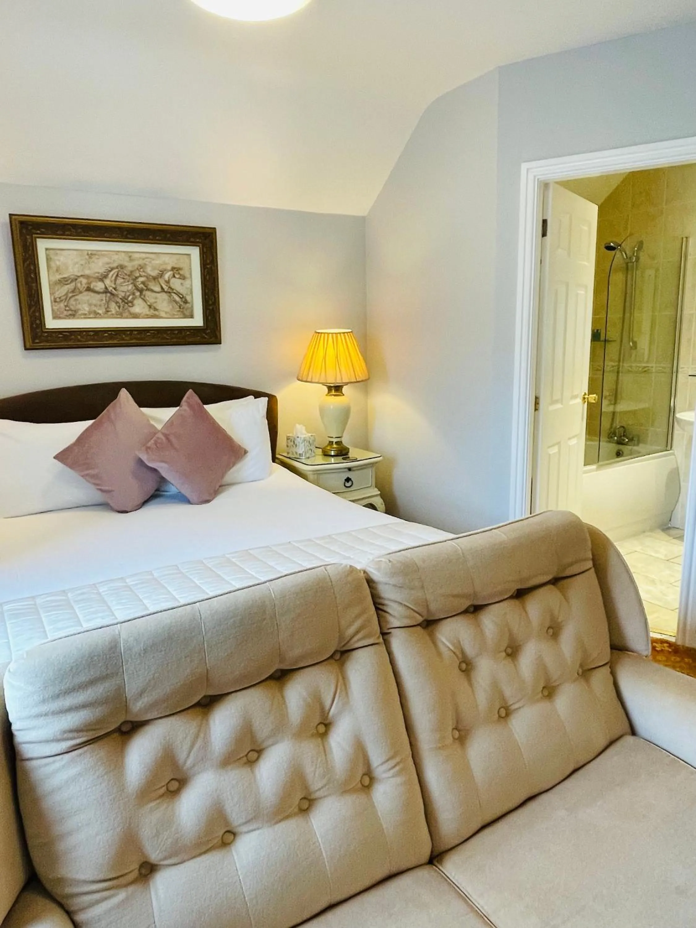 Double Room with Private Bathroom in Fairlight Guesthouse