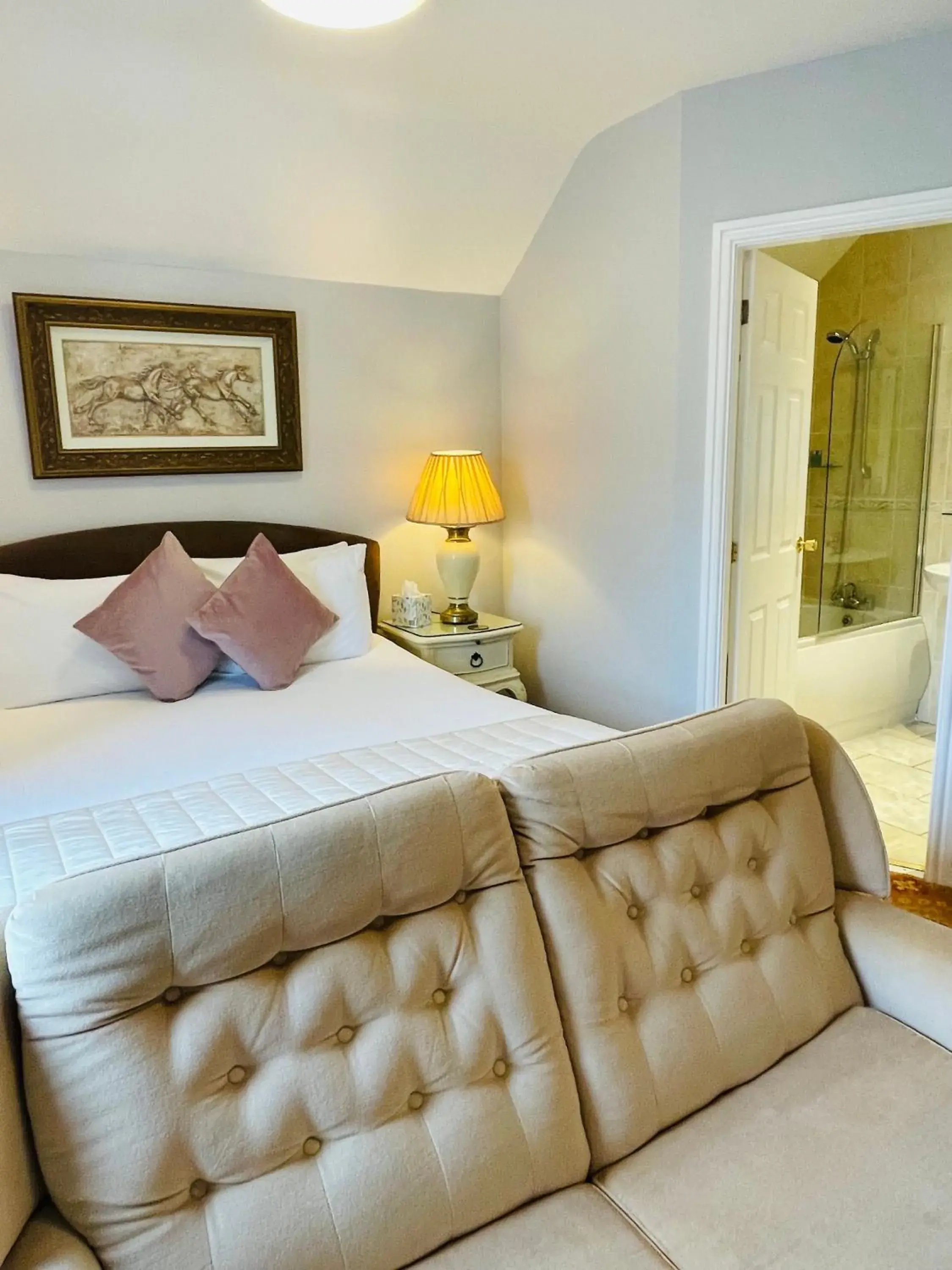 Double Room with Private Bathroom in Fairlight Guesthouse Double Room with Private Bathroom in Fairlight Guesthouse