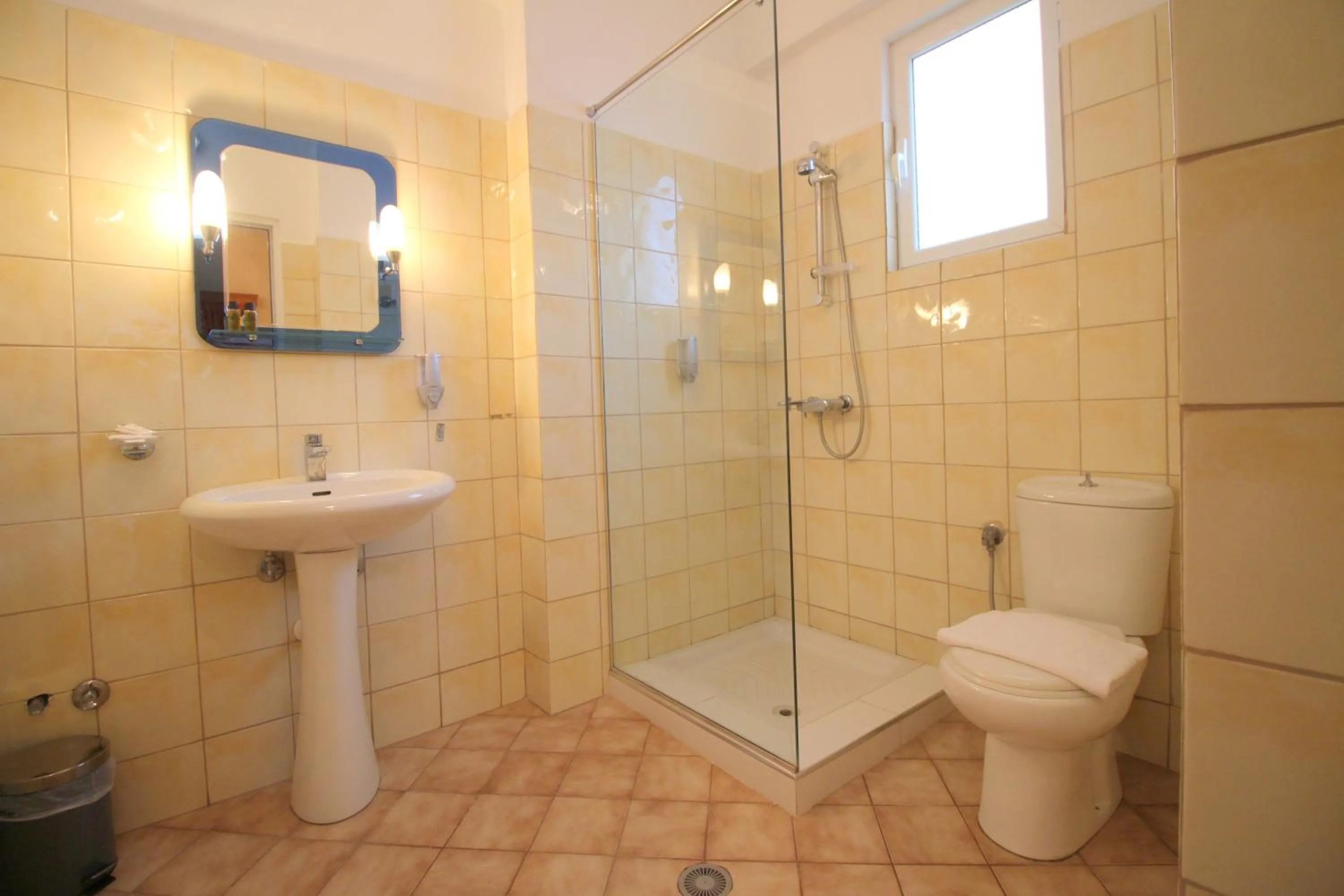 Bathroom in Oskar Hotel