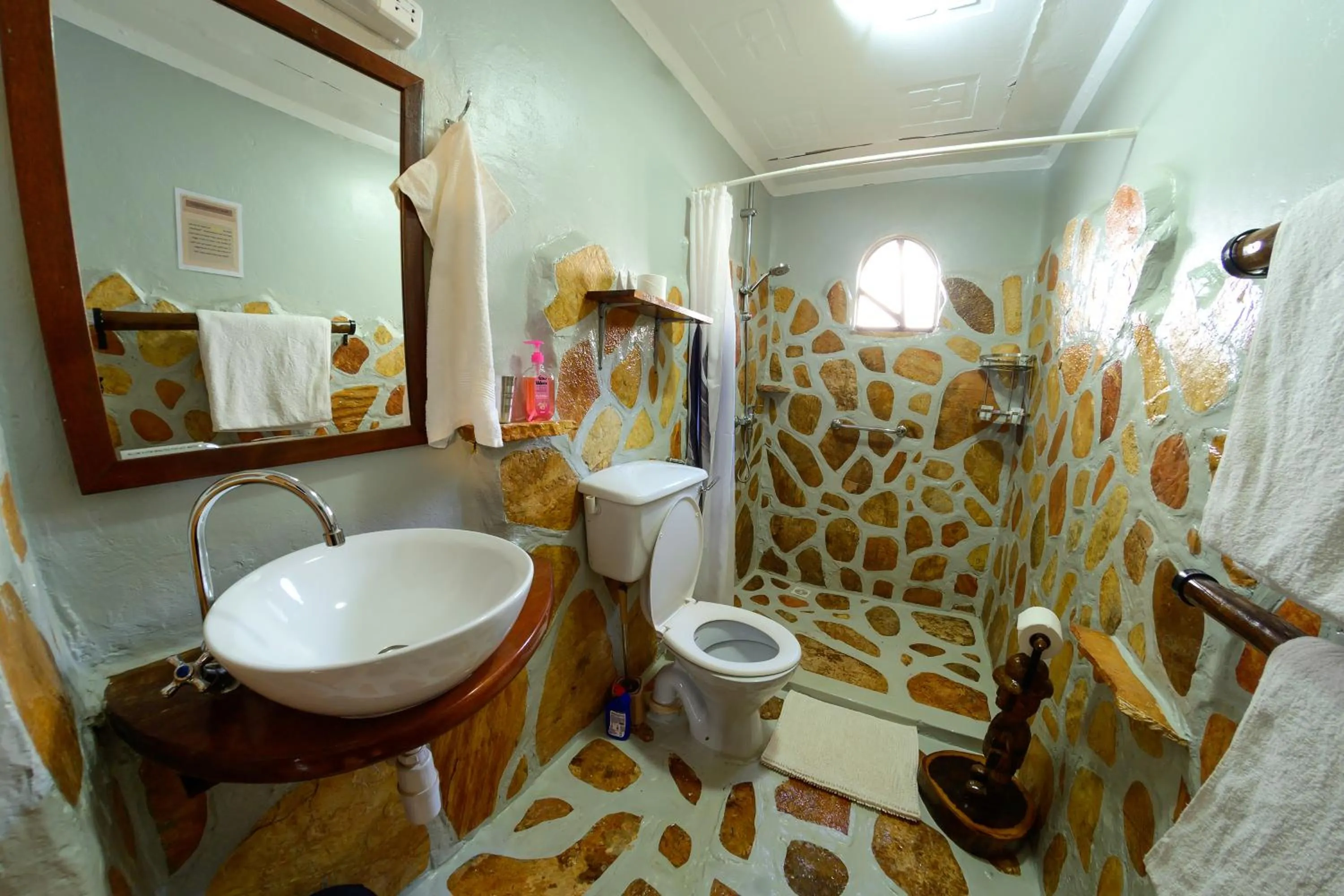 2 Friends Guest House