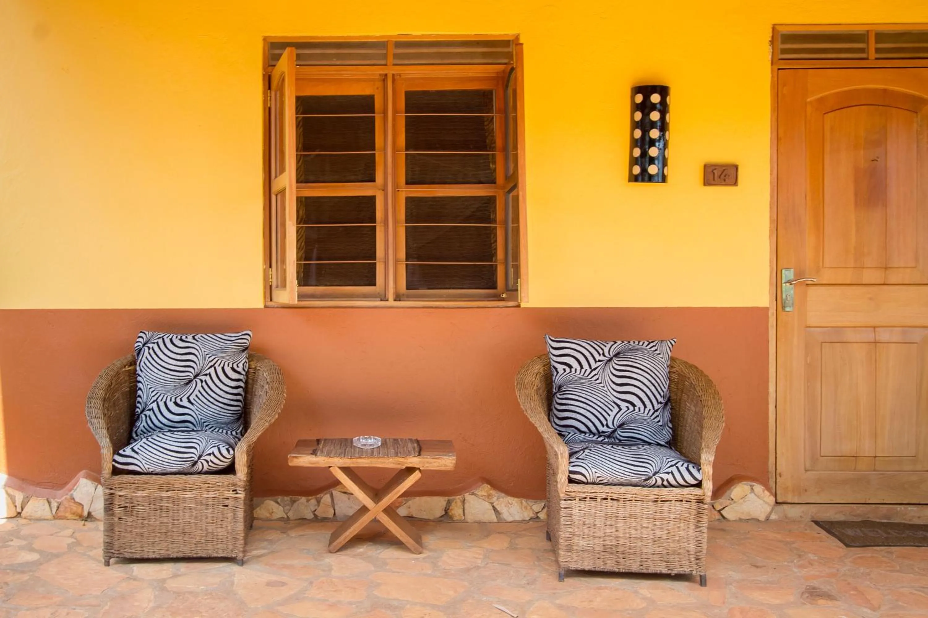 Property building in 2 Friends Guest House