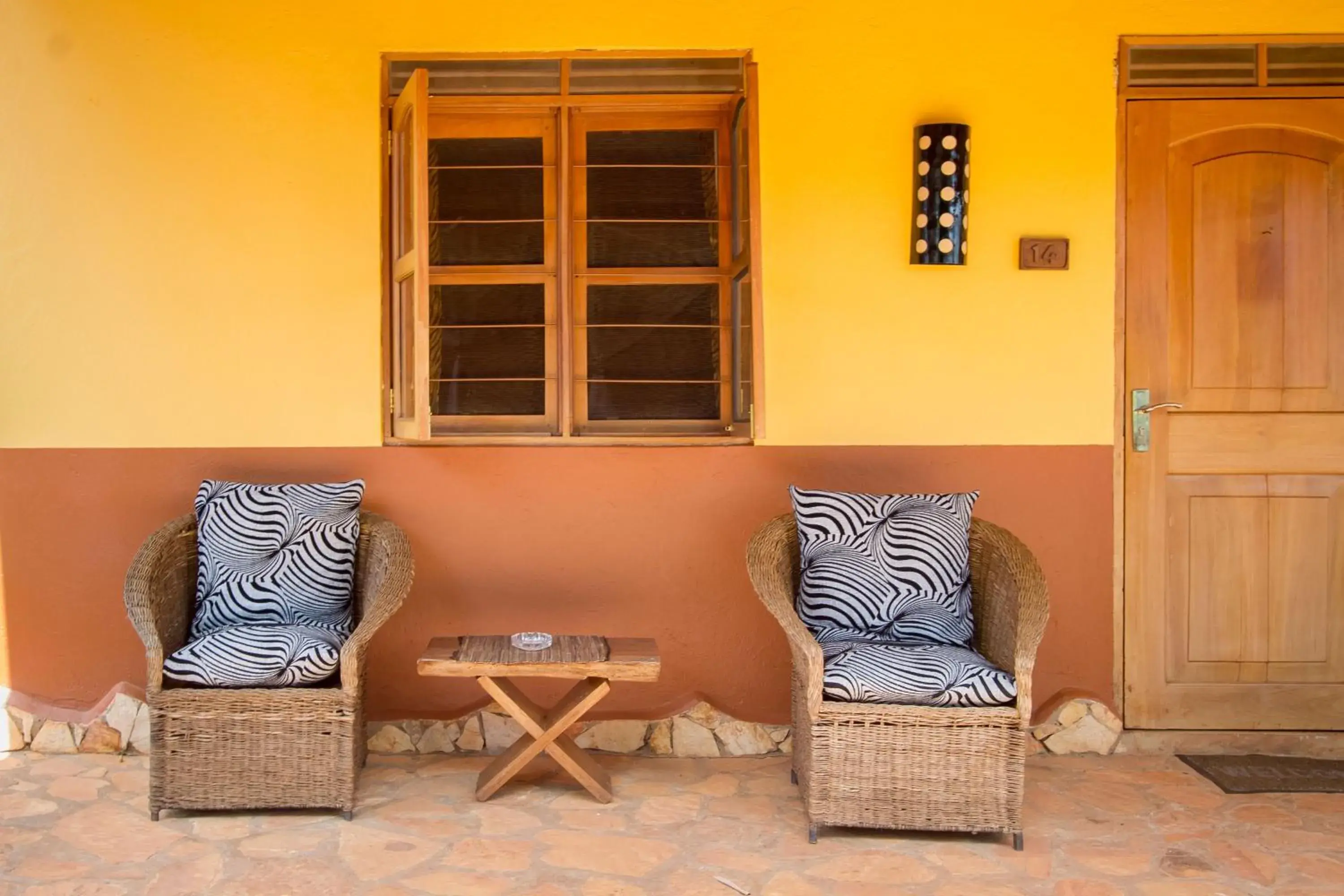 Property building in 2 Friends Guest House Property building in 2 Friends Guest House