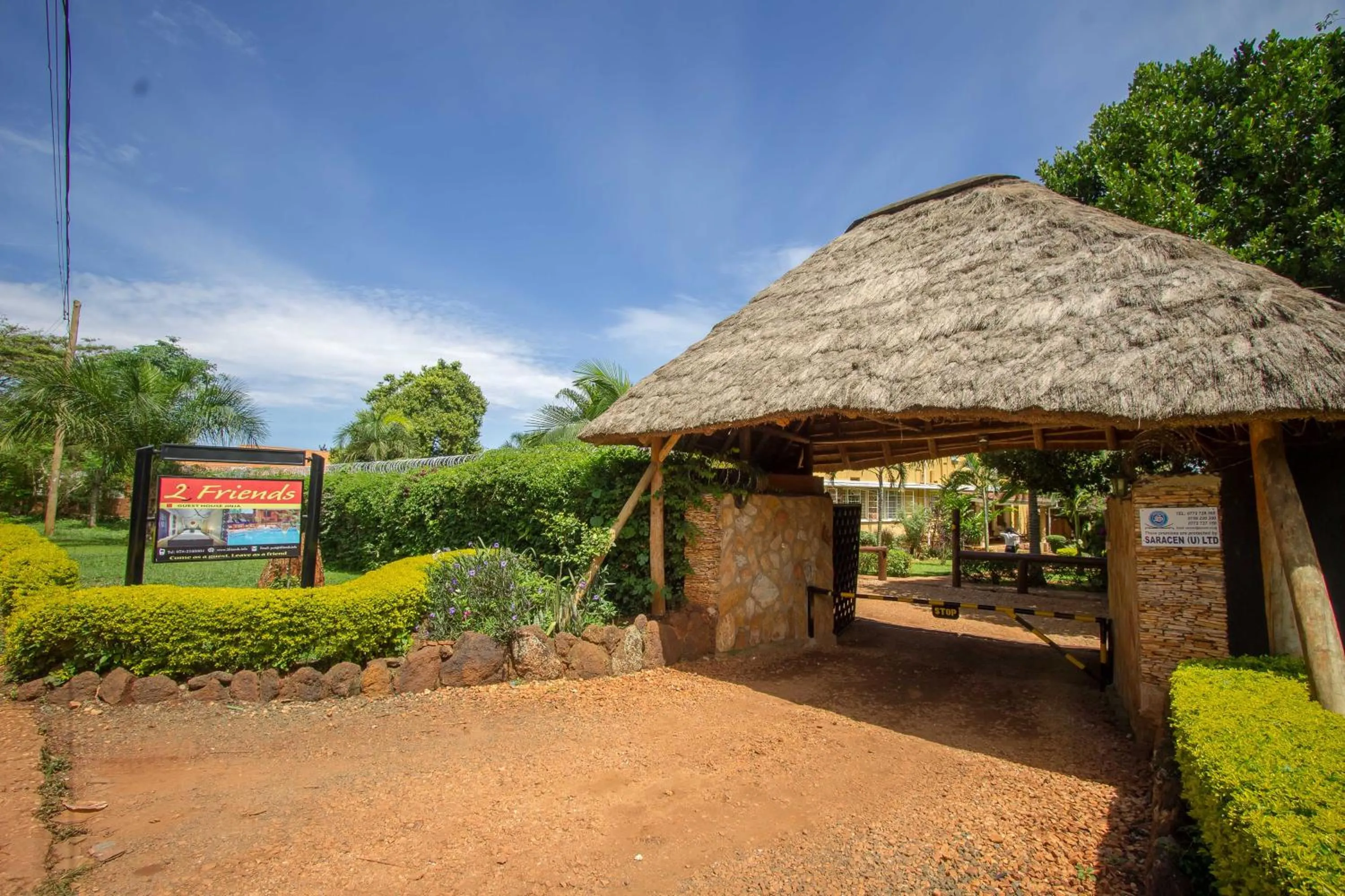 Facade/entrance in 2 Friends Guest House