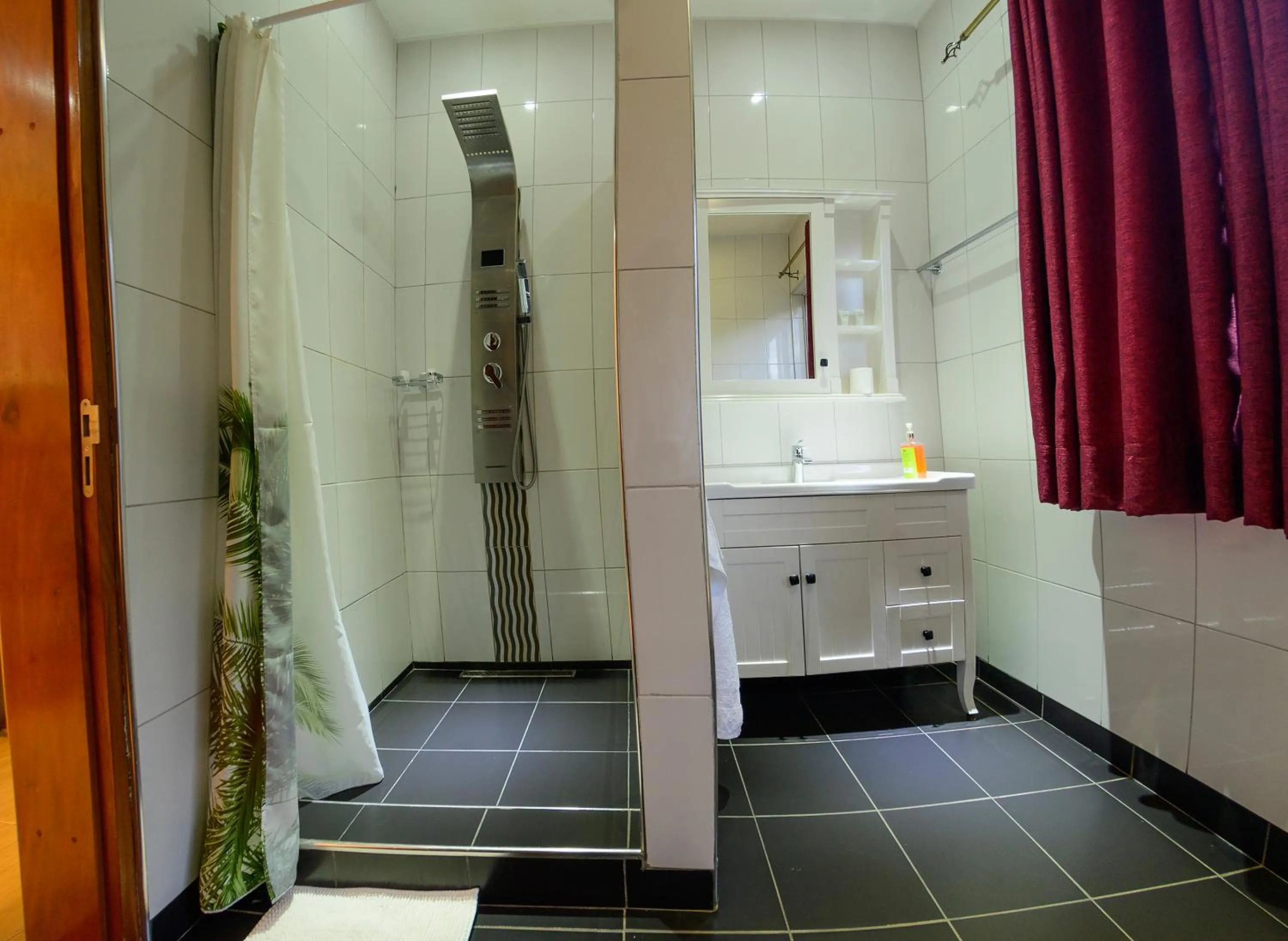 2 Friends Guest House