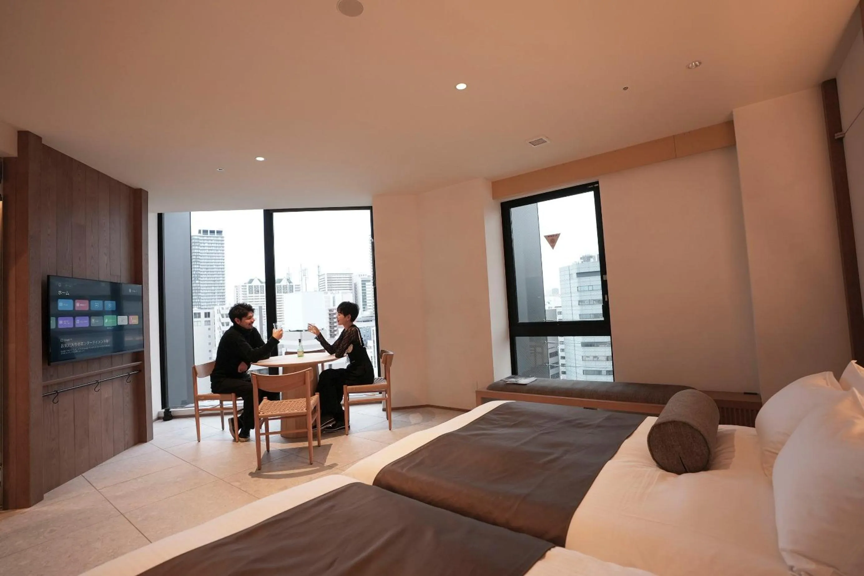 Photo of the whole room in CINQS Hotel