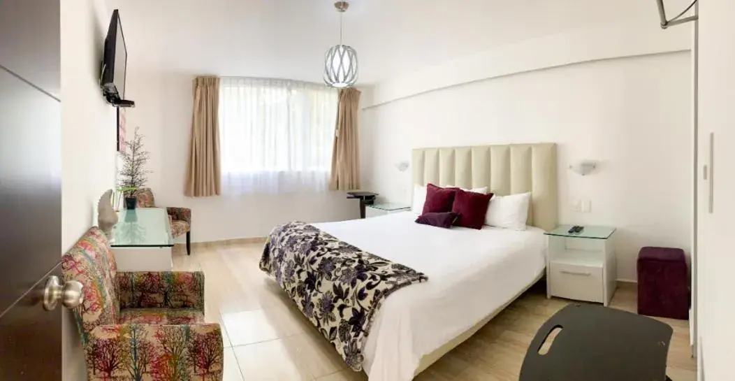 Deluxe King Room in Hotel Condesa 185 Deluxe King Room in Hotel Condesa 185