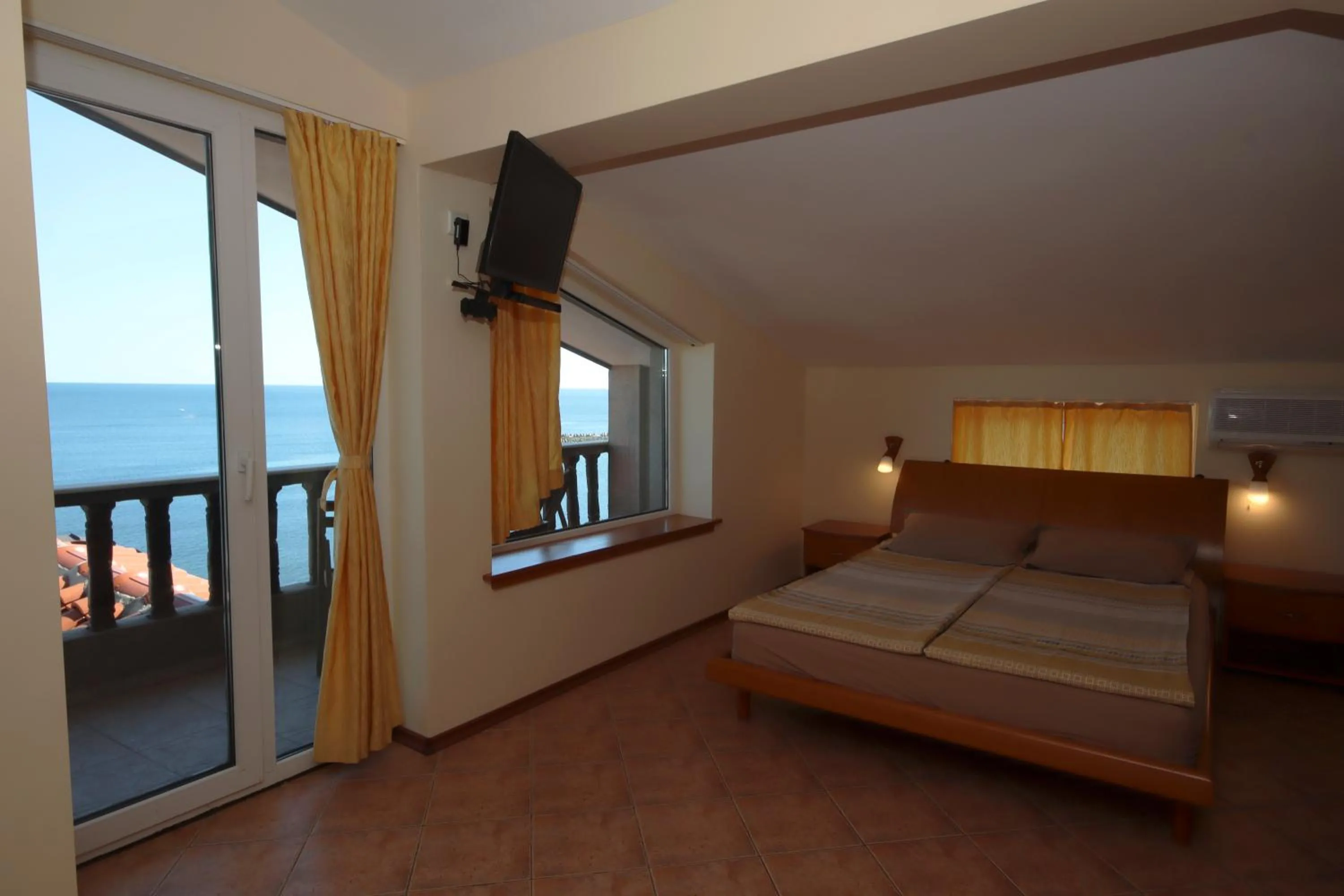 Bedroom, Bed in Hotel Continental