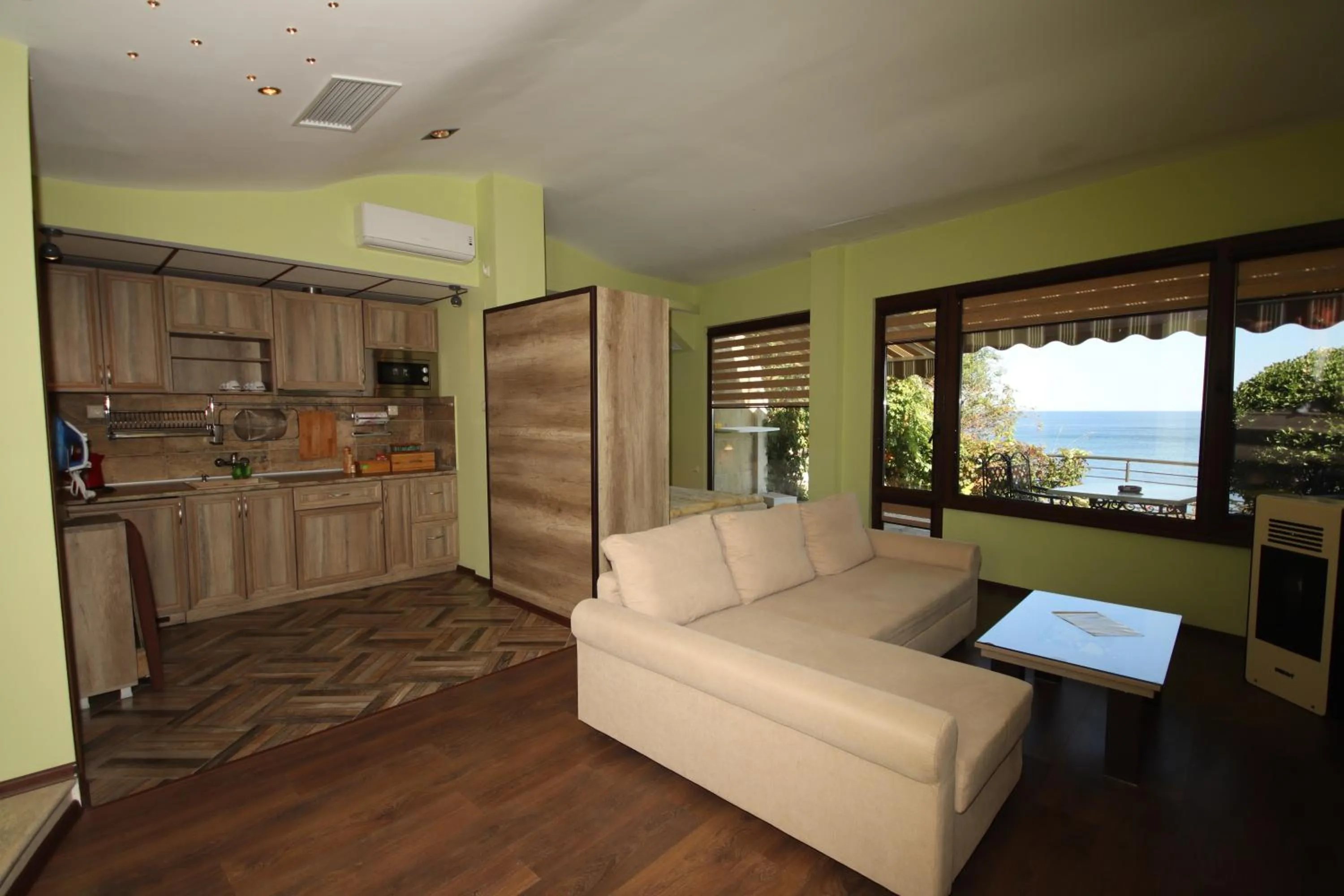 Kitchen or kitchenette in Hotel Continental