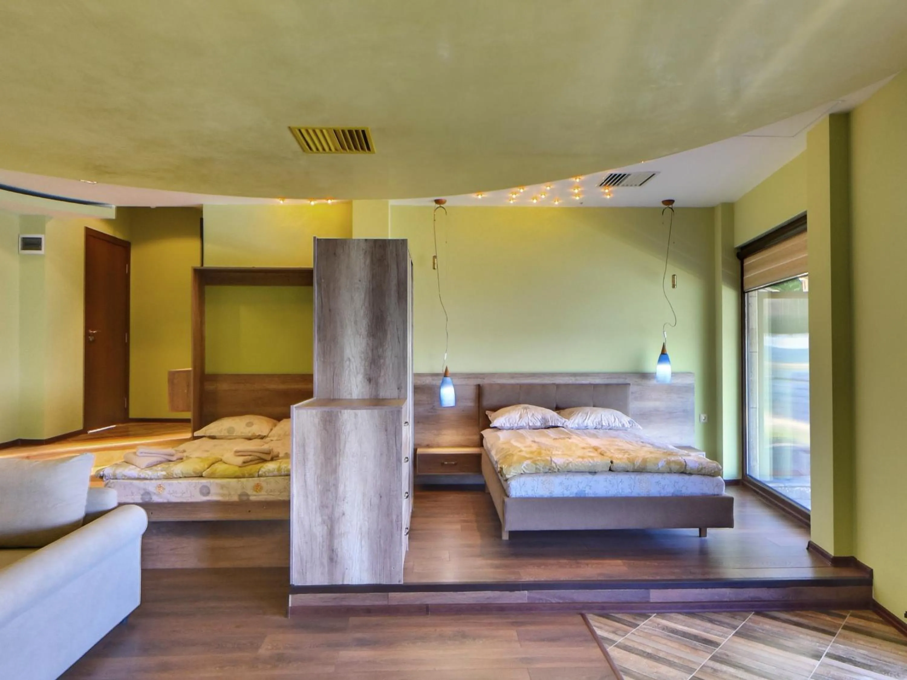 Seating area, Bed in Hotel Continental