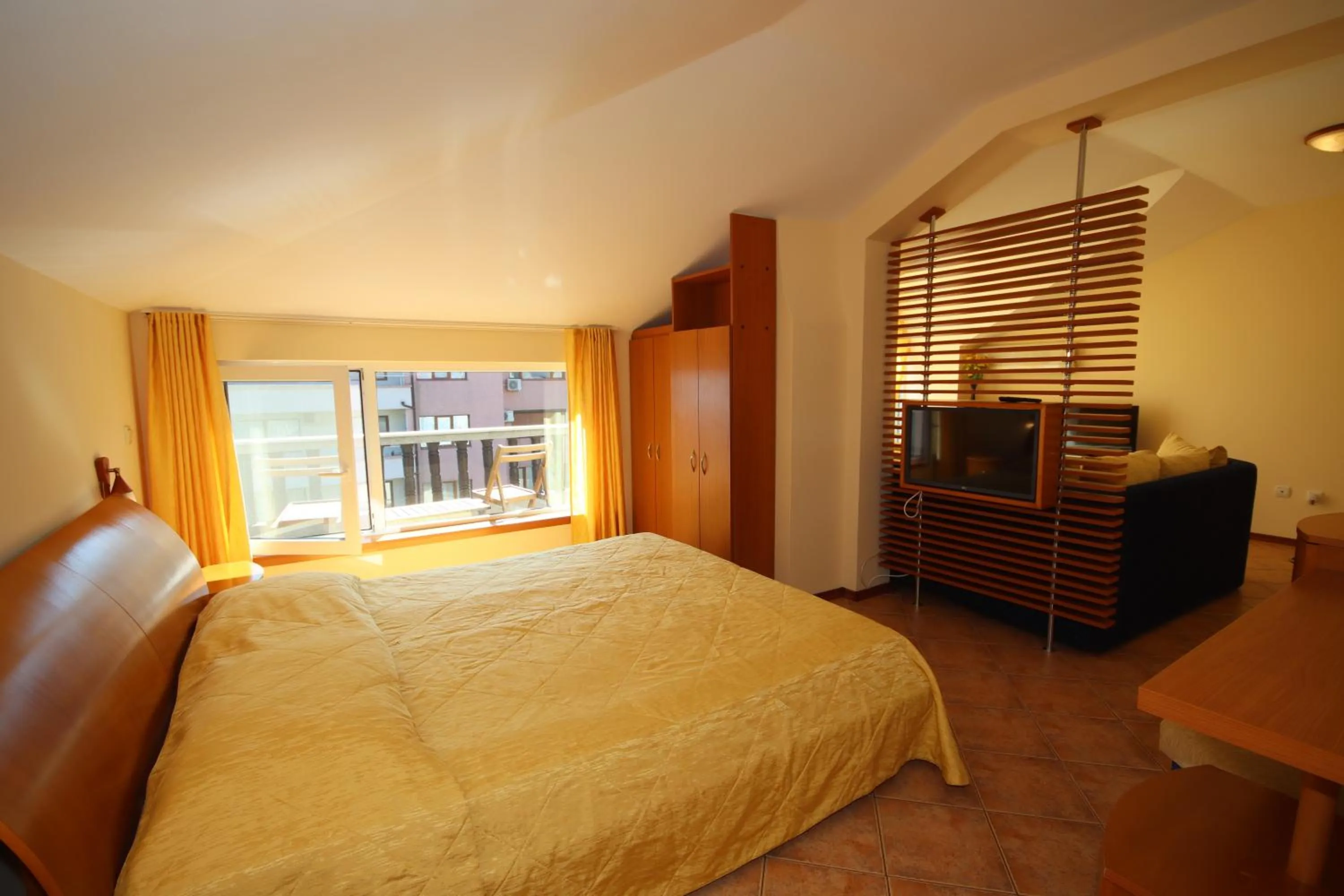 Bedroom, Bed in Hotel Continental