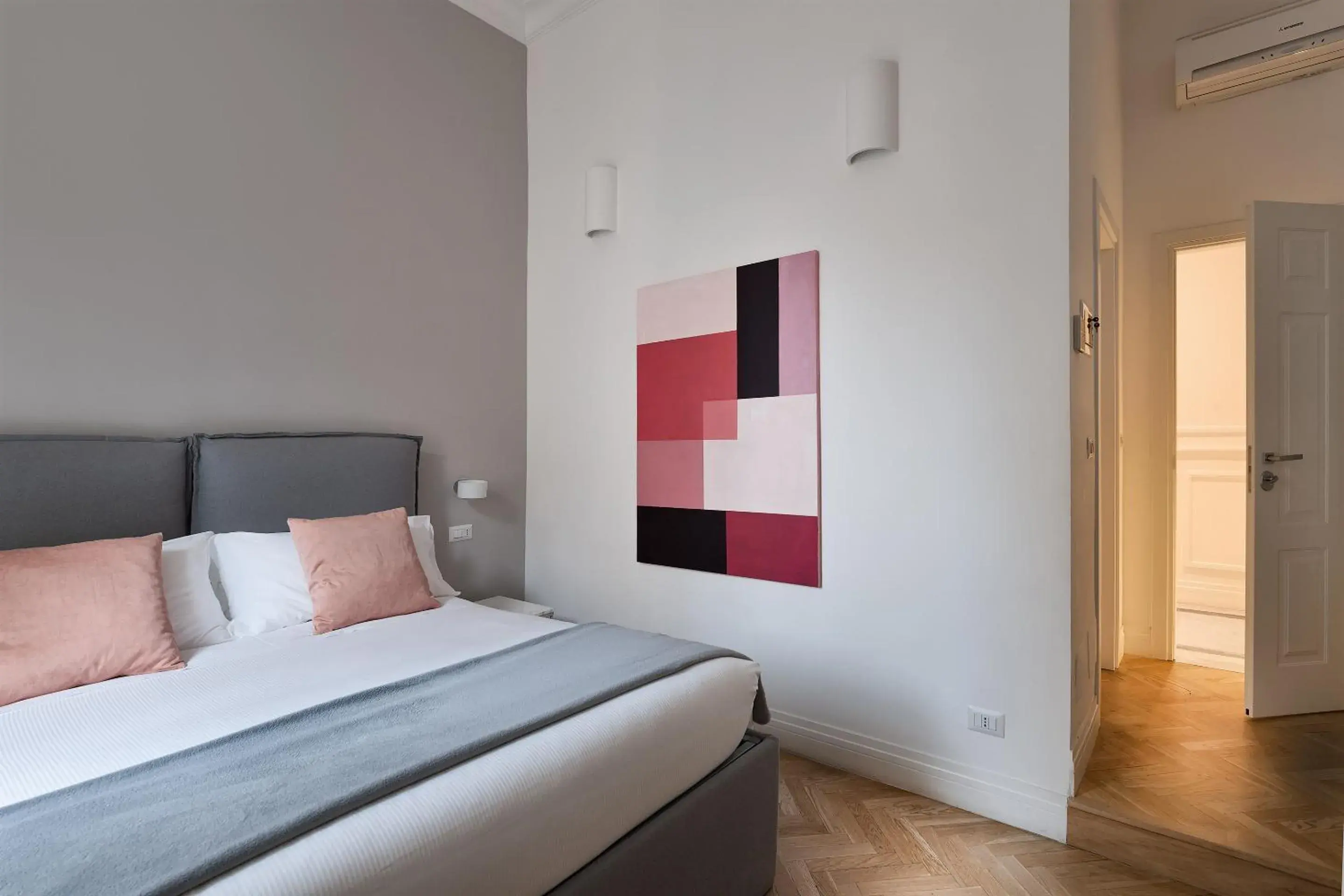 Standard Double Room in DA ME Suites Standard Double Room in DA ME Suites