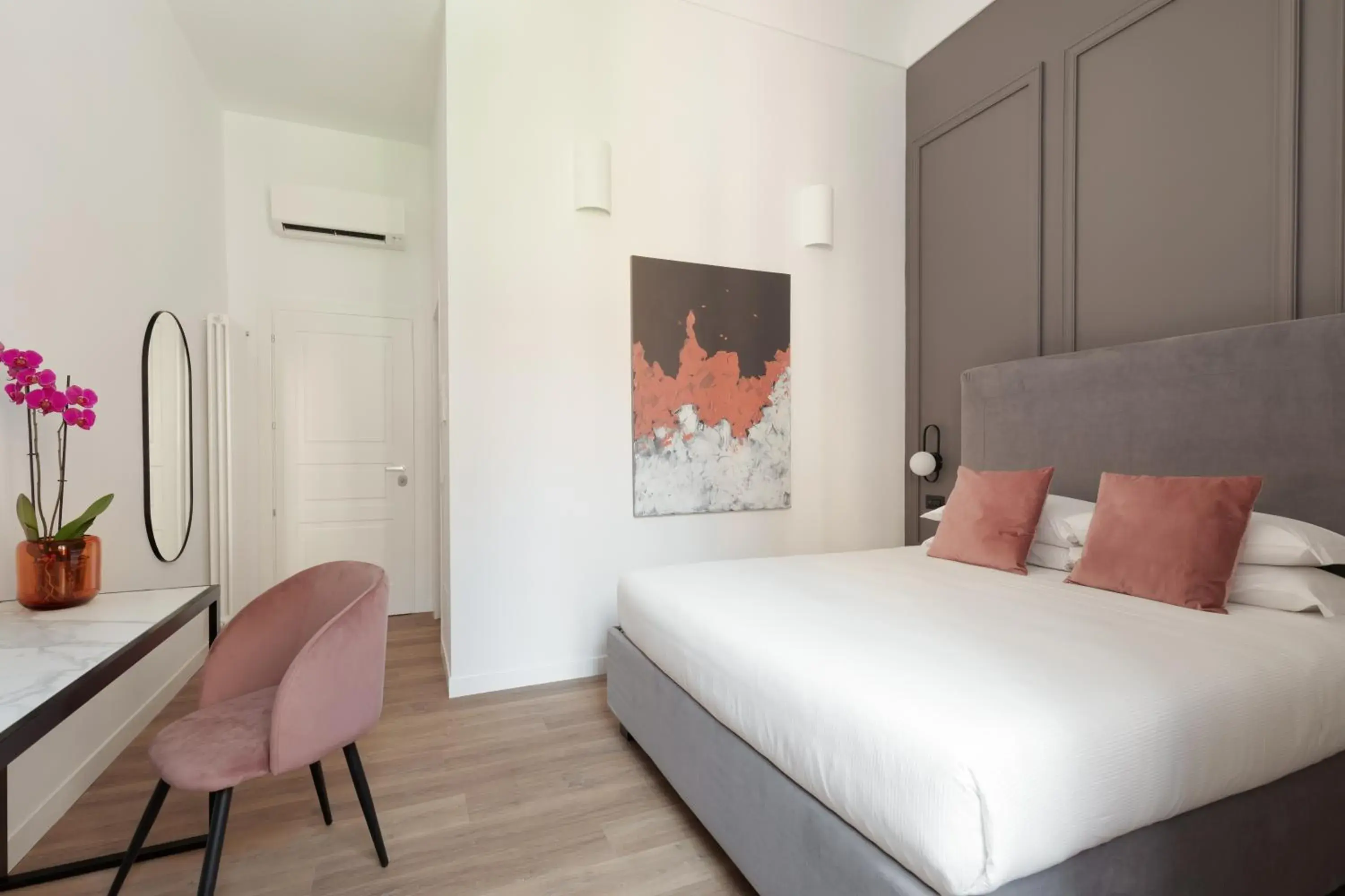 Photo of the whole room, Bed in DA ME Suites Photo of the whole room, Bed in DA ME Suites