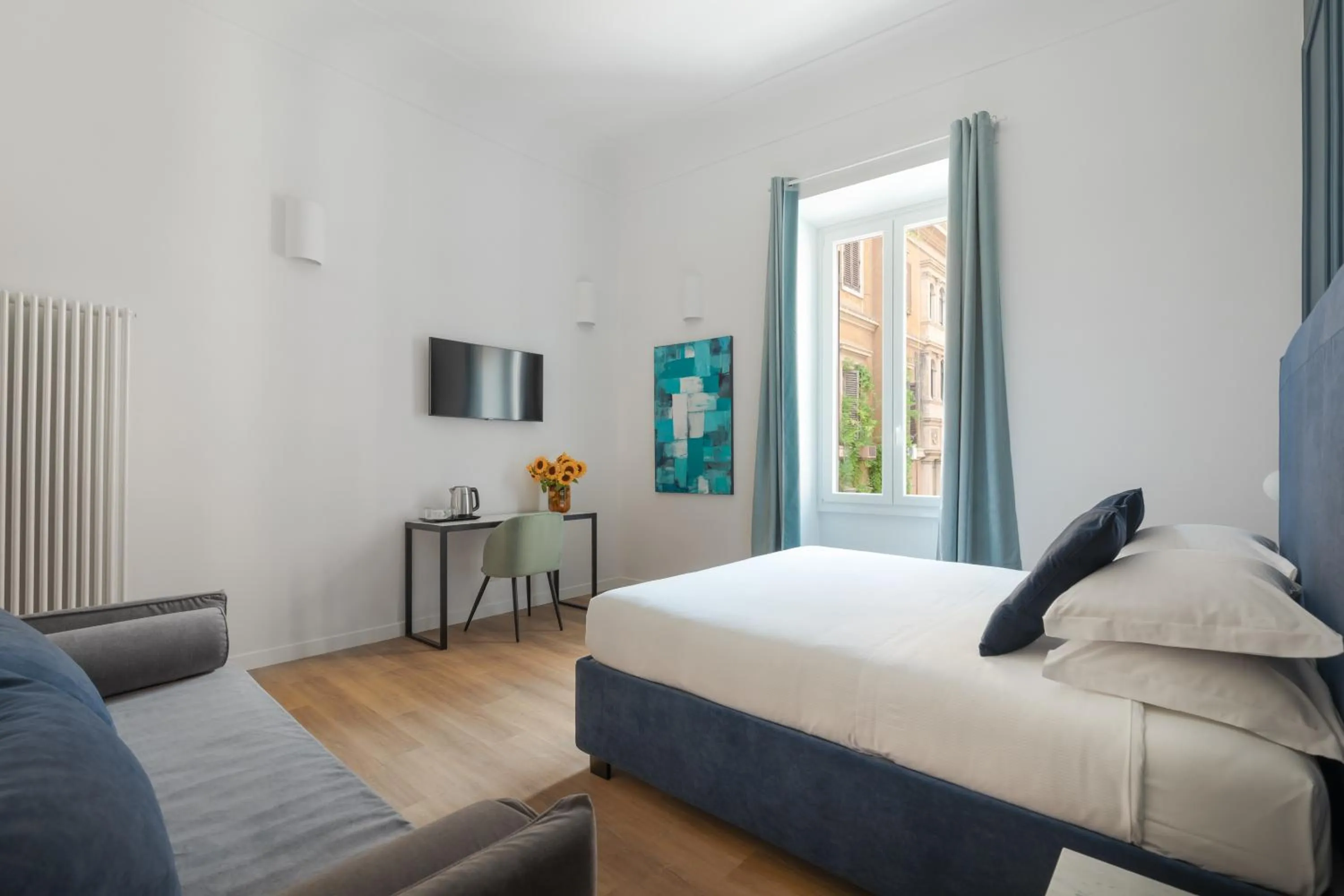 Photo of the whole room, Bed in DA ME Suites