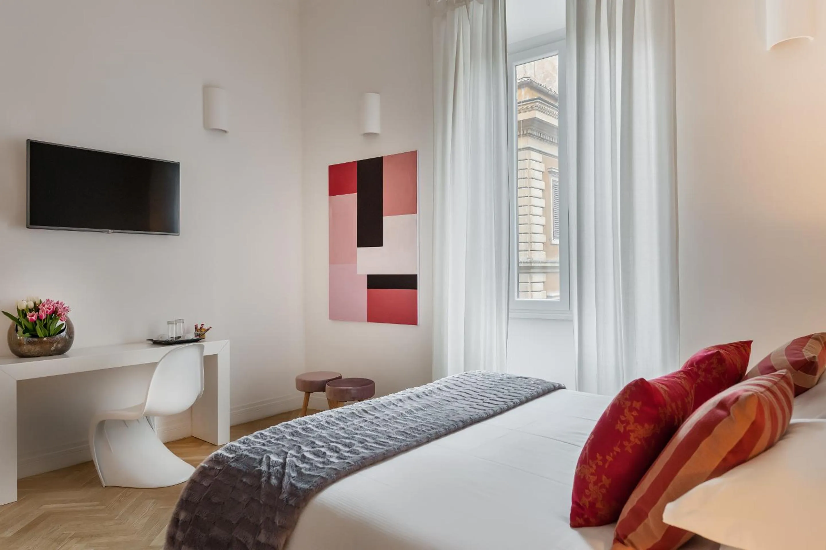 Photo of the whole room, Bed in DA ME Suites