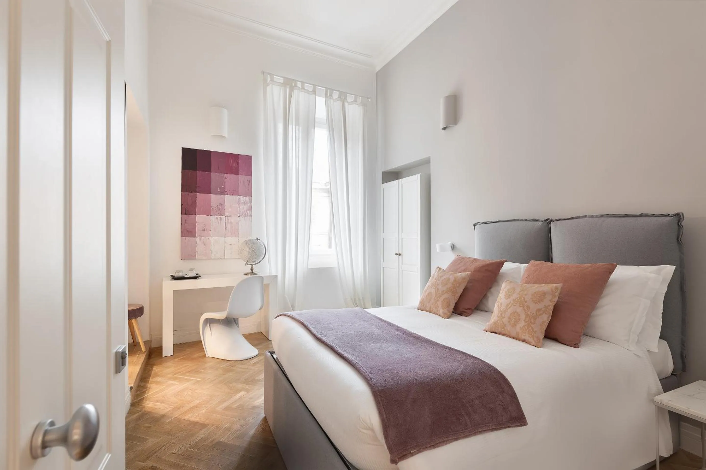 Decorative detail, Bed in DA ME Suites