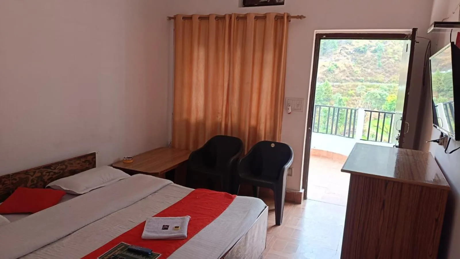 TV and multimedia in Hotel Taj Himalaya