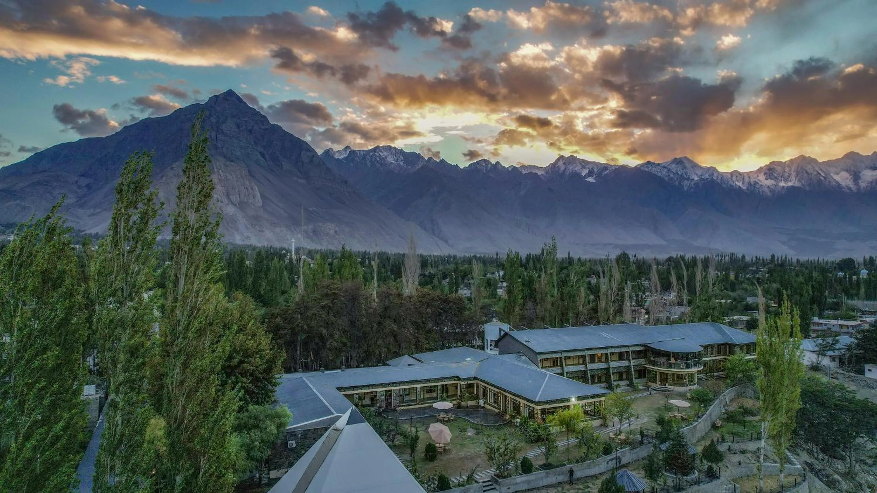 Mountain view in K2 Hotel by Green Pak Skardu