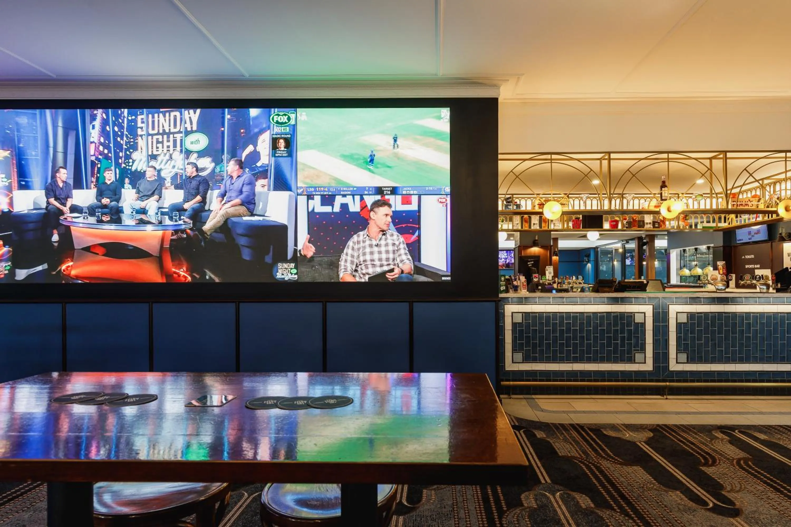 Lounge or bar in The Lakes Hotel, Rosebery