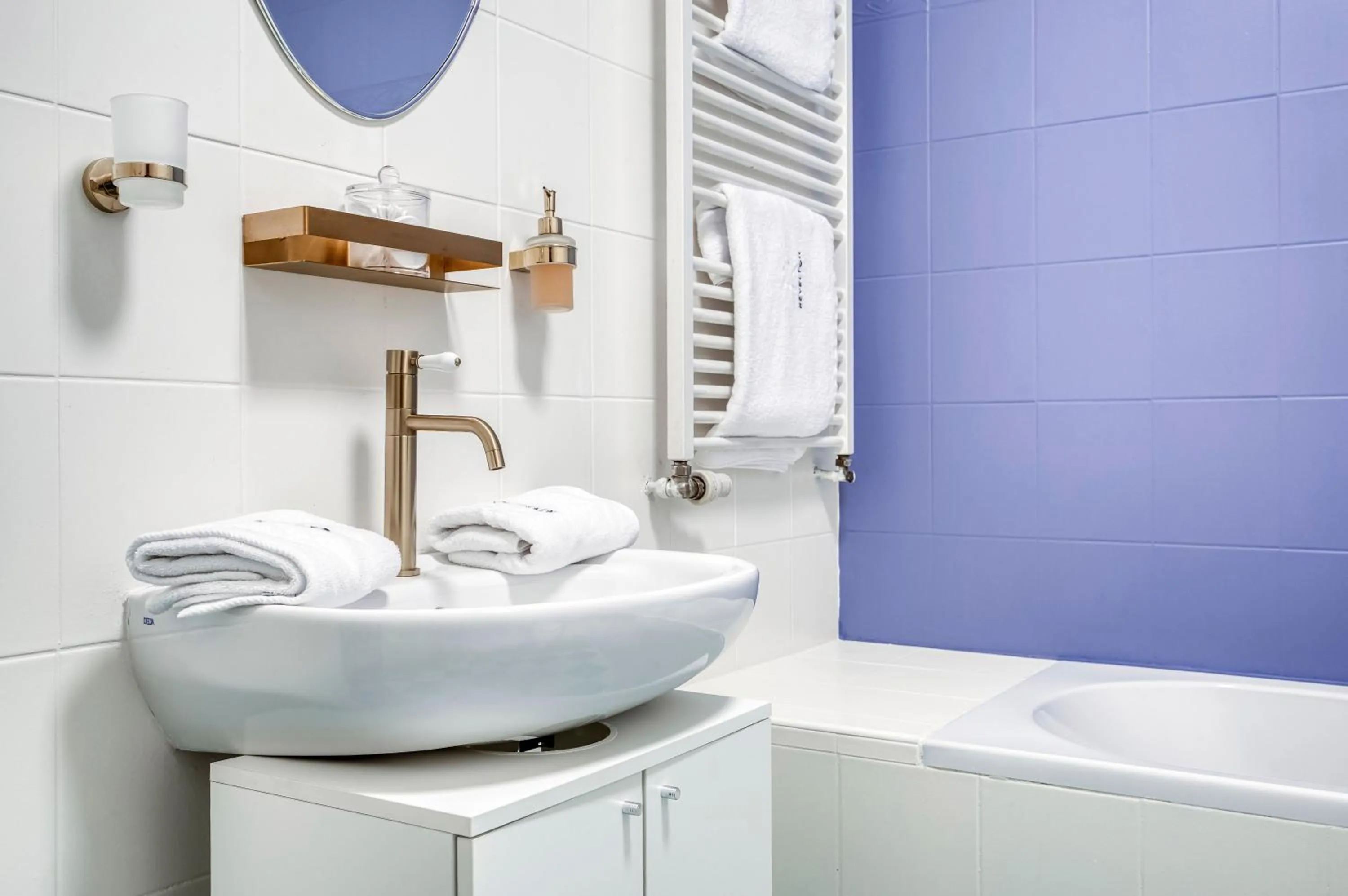 Shower in Anmut by Revelton