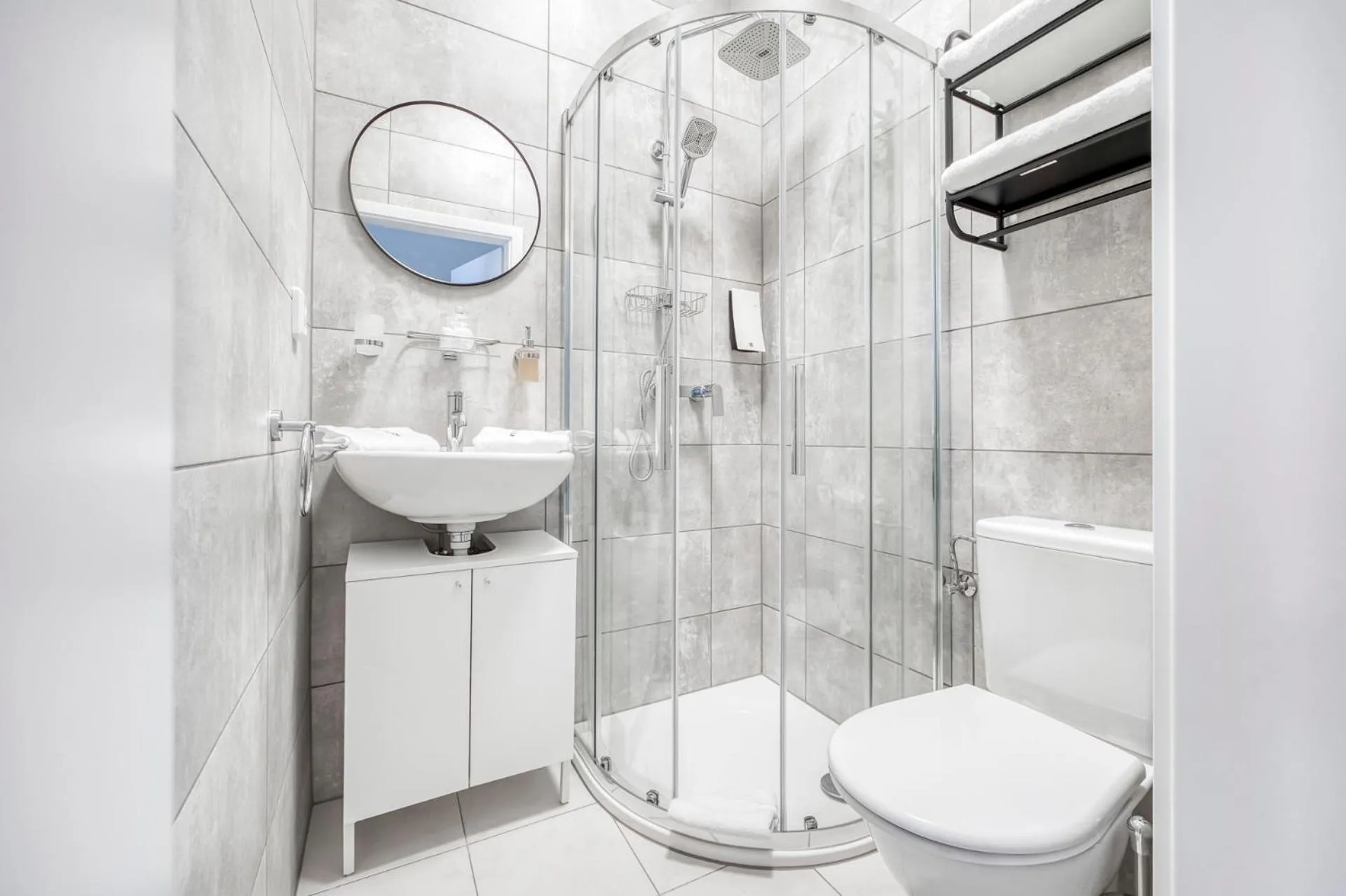 Shower in Anmut by Revelton