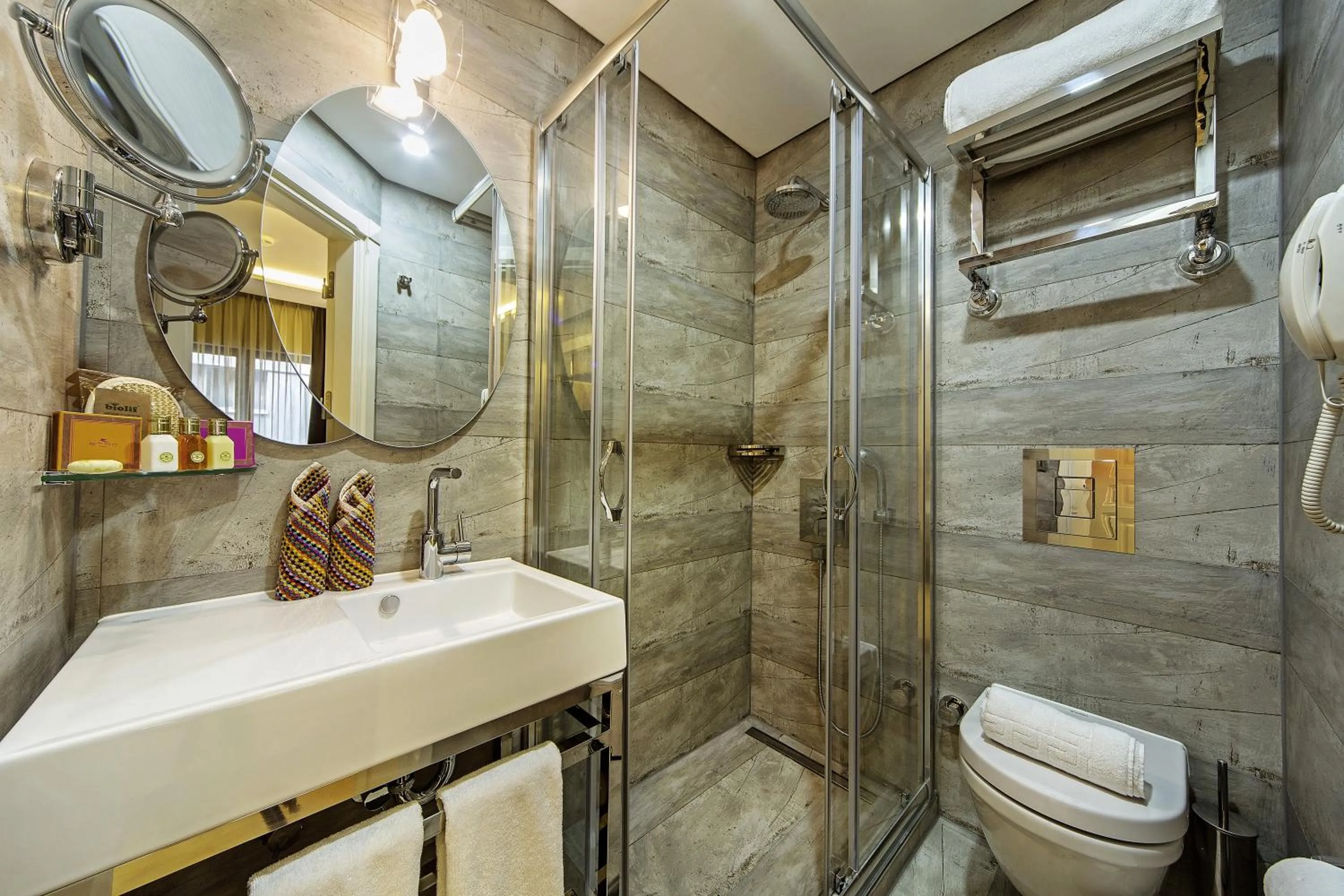 Bathroom in Barbera Hotel