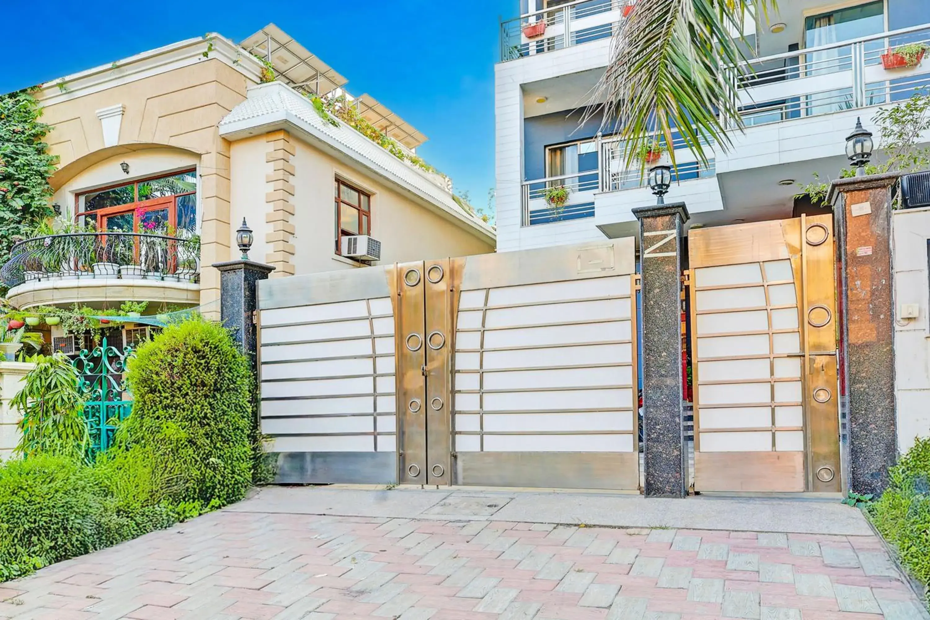 Facade/entrance in Super Townhouse Sector 49 Sohna Road Facade/entrance in Super Townhouse Sector 49 Sohna Road