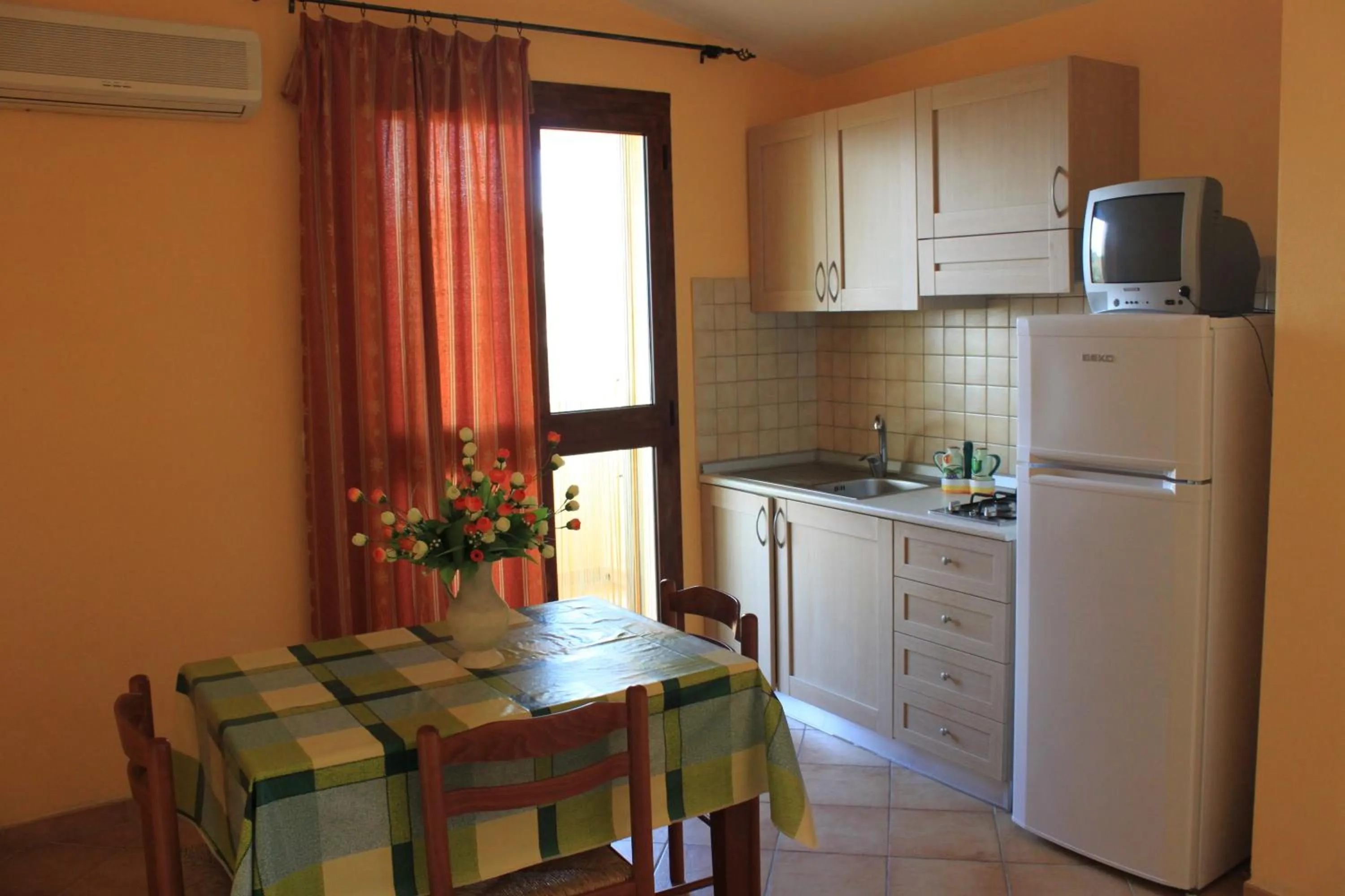 Kitchen or kitchenette in Green Park Residence