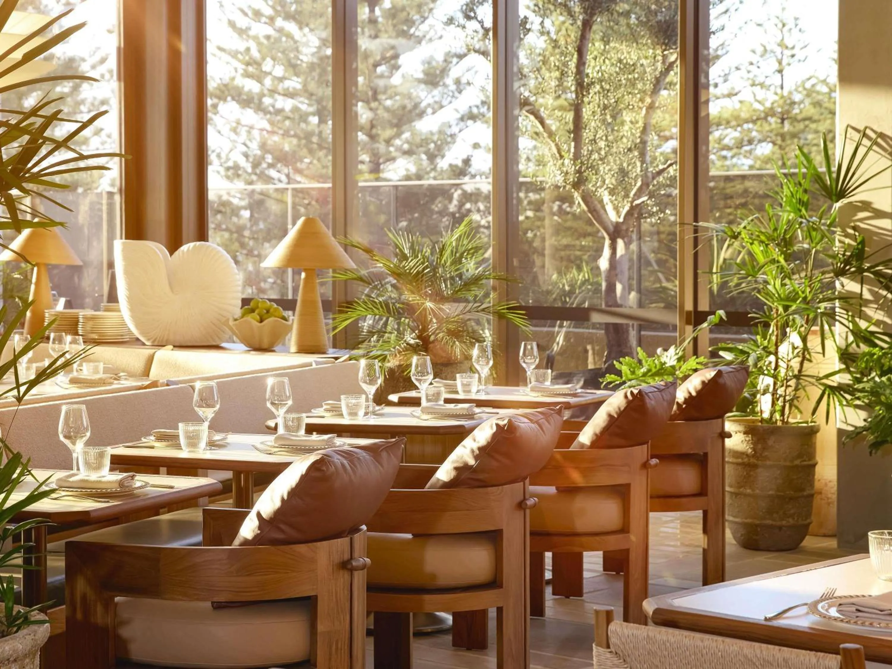 Restaurant/places to eat in Mondrian Gold Coast