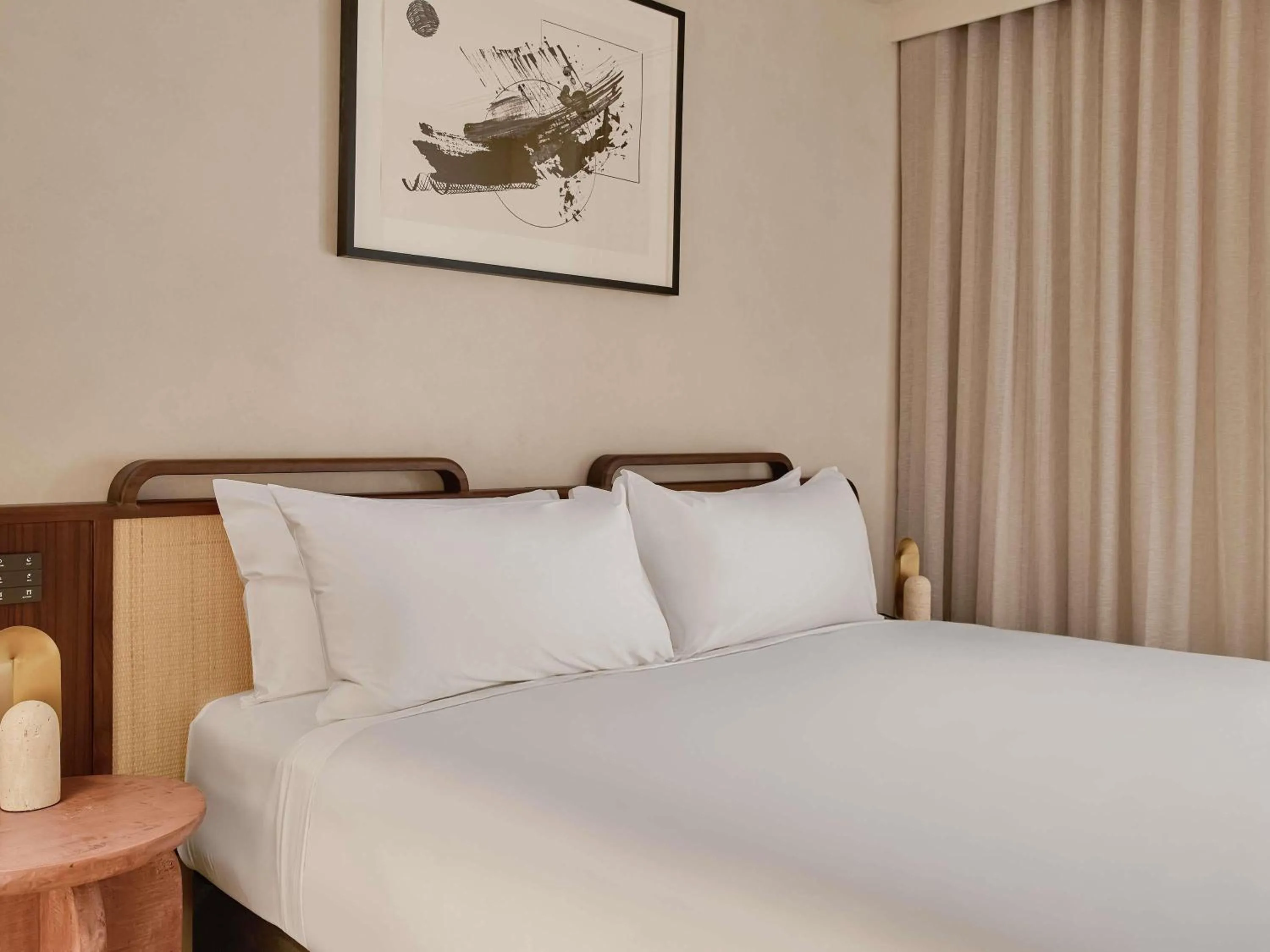 Bedroom, Bed in Mondrian Gold Coast