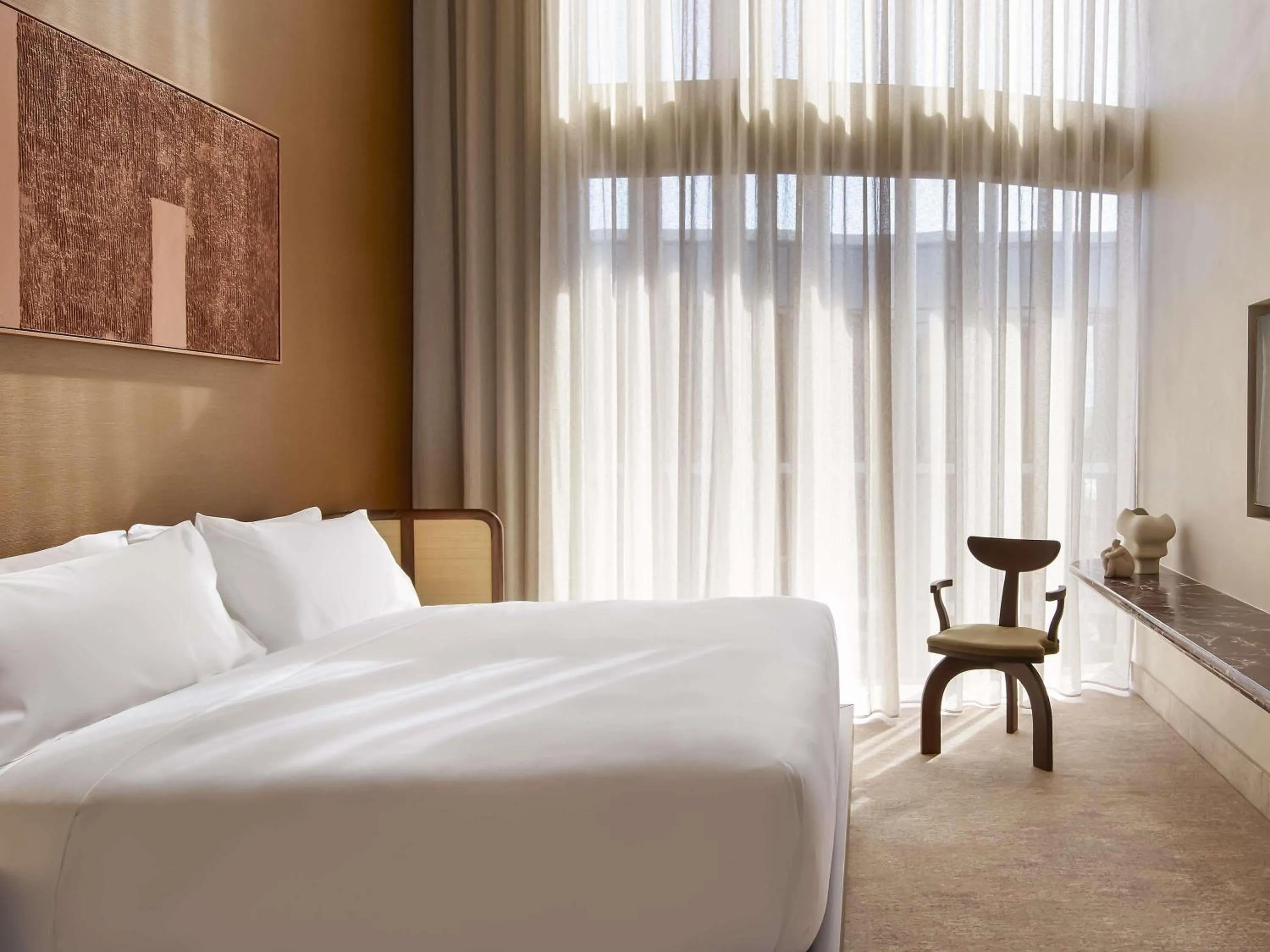 Bedroom, Bed in Mondrian Gold Coast