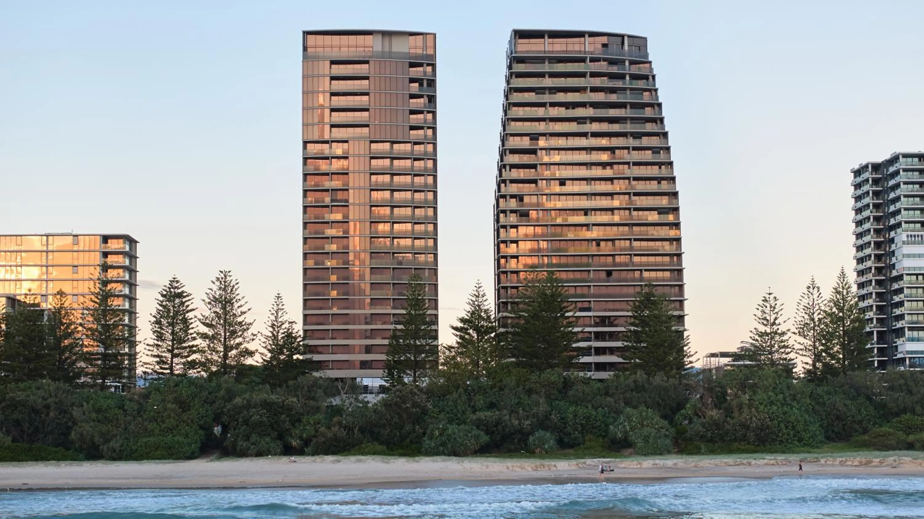Property building in Mondrian Gold Coast